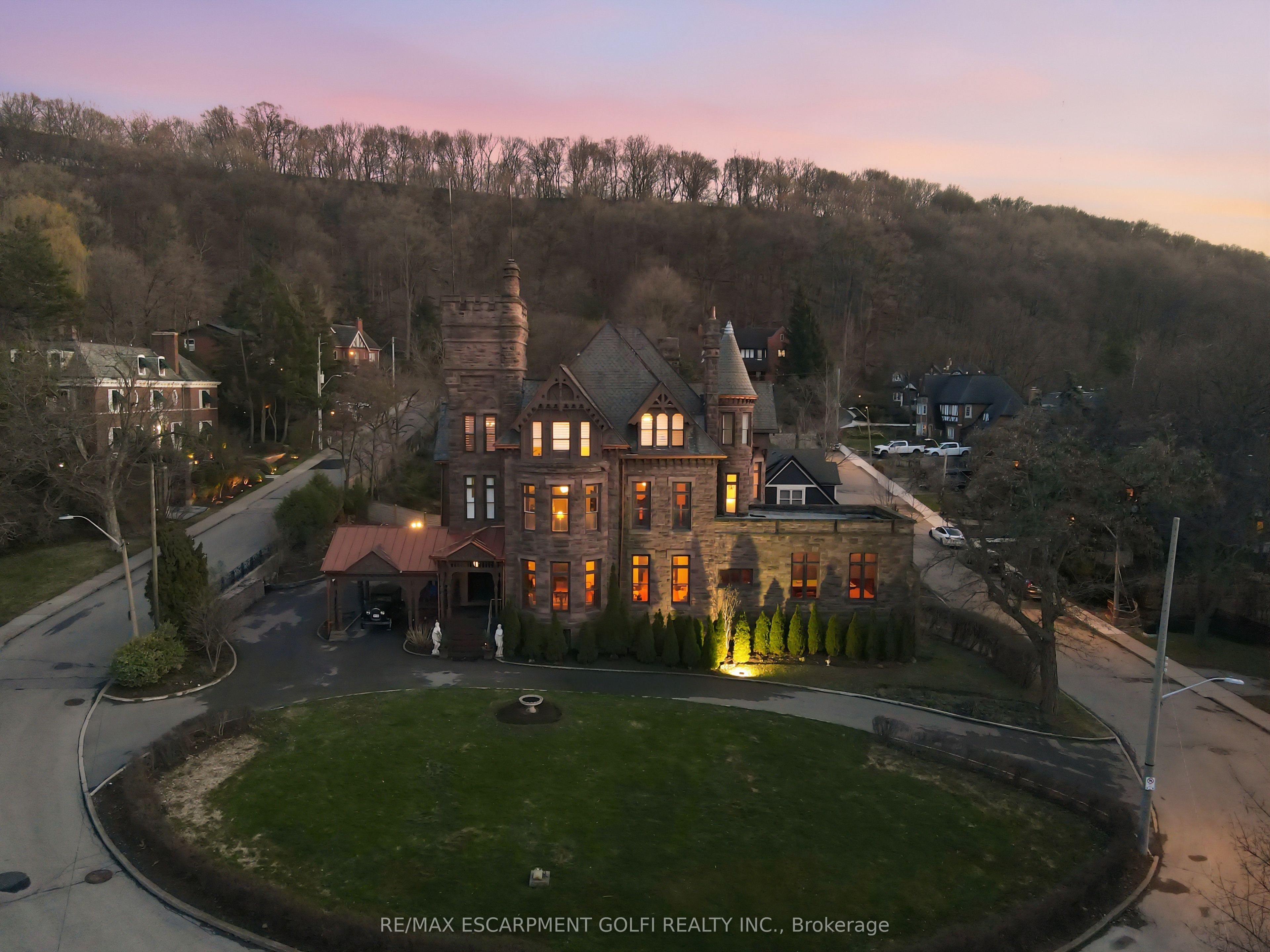 26 Ravenscliffe Avenue Property Photo 4