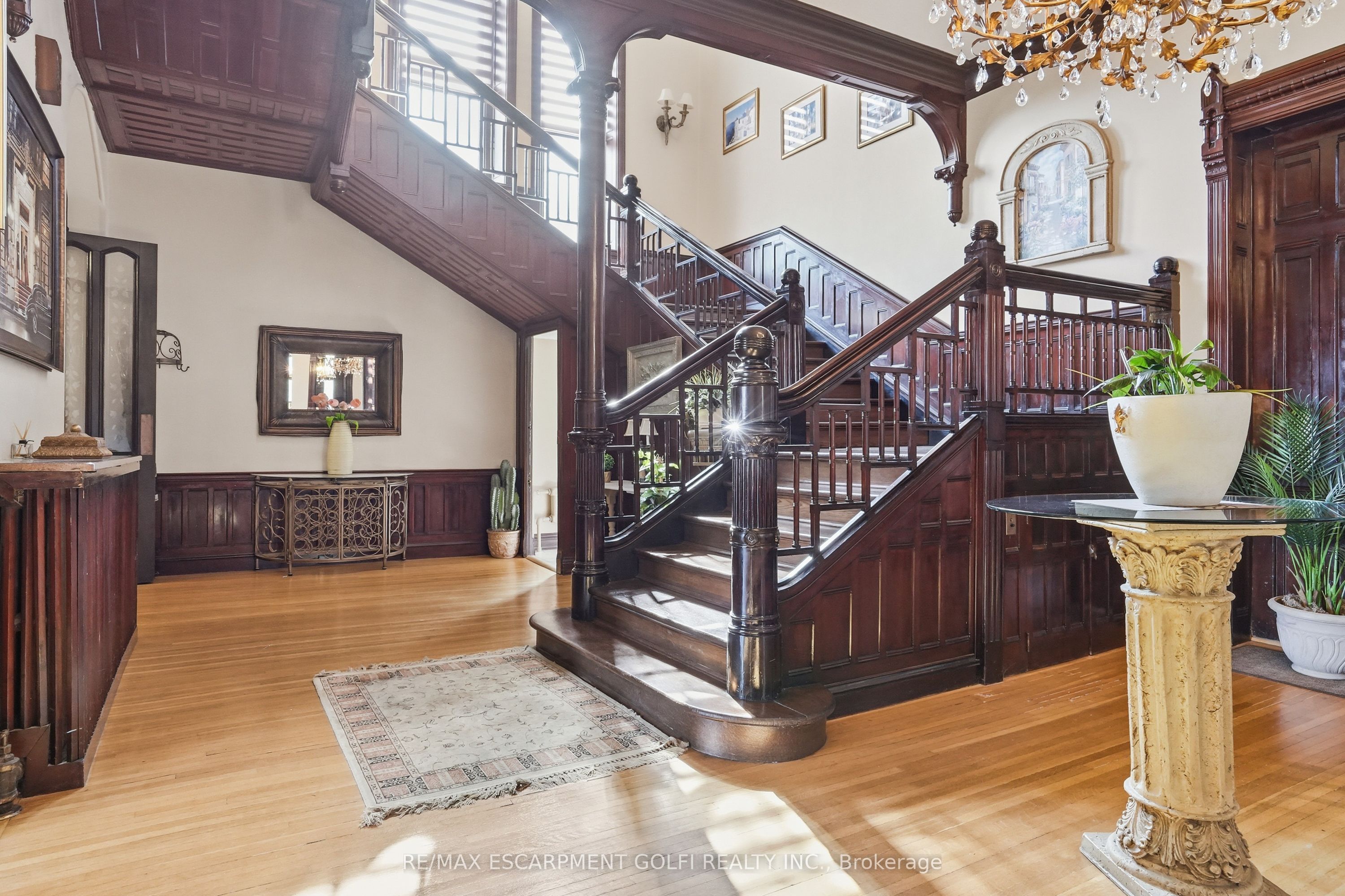 26 Ravenscliffe Avenue Property Photo 5