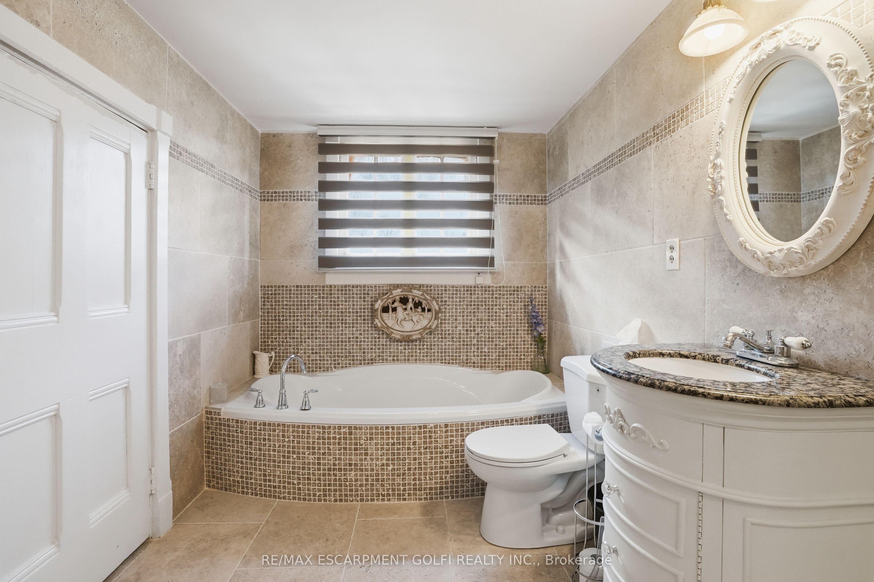 26 Ravenscliffe Avenue Property Photo 23