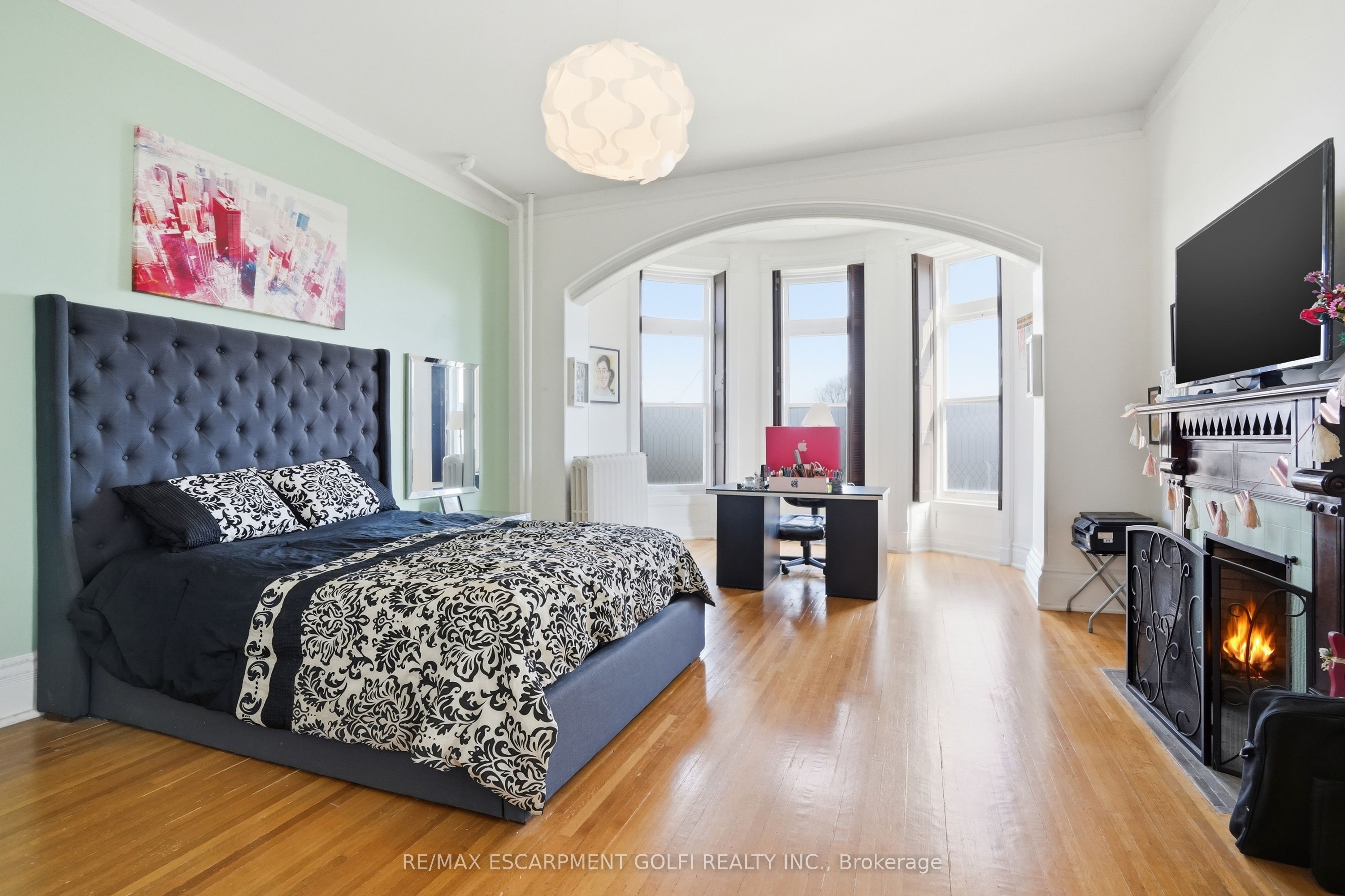 26 Ravenscliffe Avenue Property Photo 25