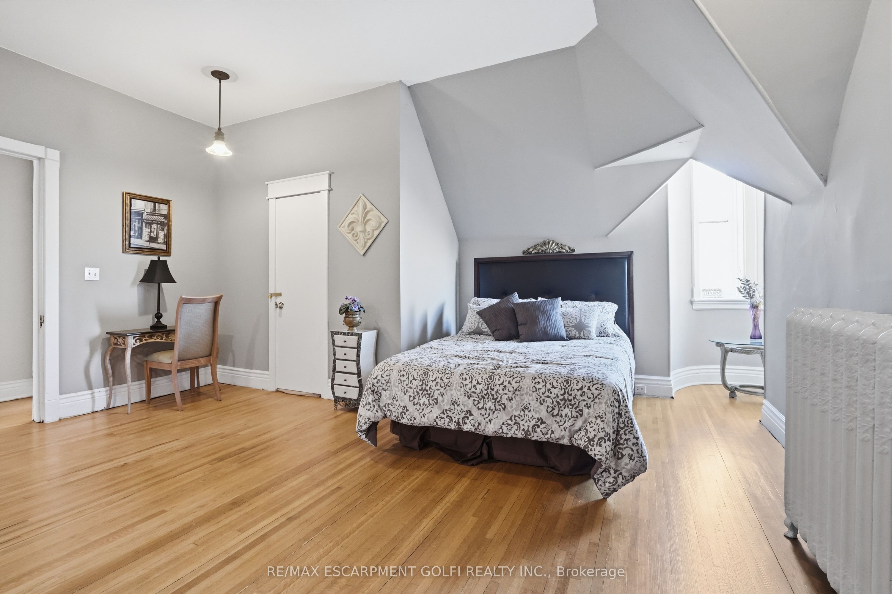 26 Ravenscliffe Avenue Property Photo 27