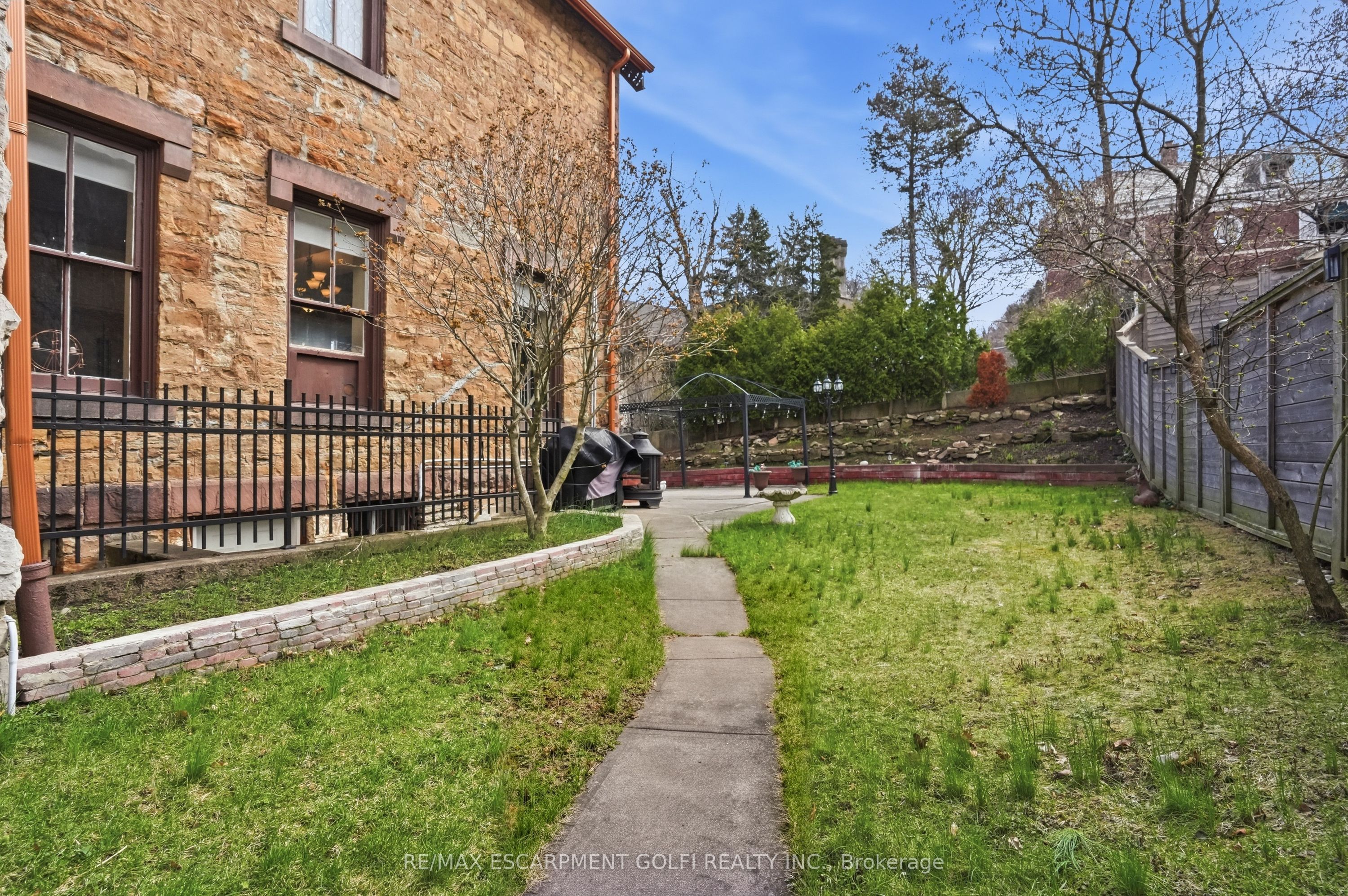 26 Ravenscliffe Avenue Property Photo 30
