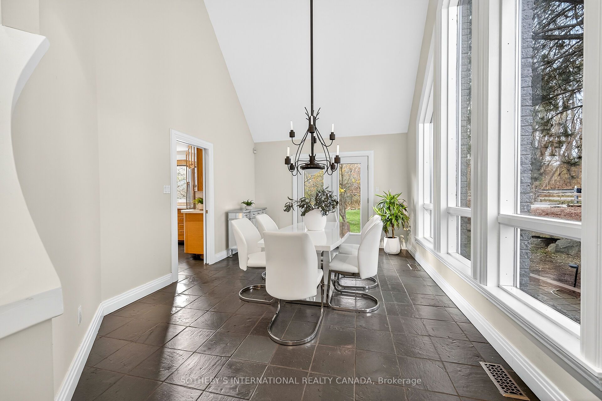 774 Old Dundas Road Property Photo 17