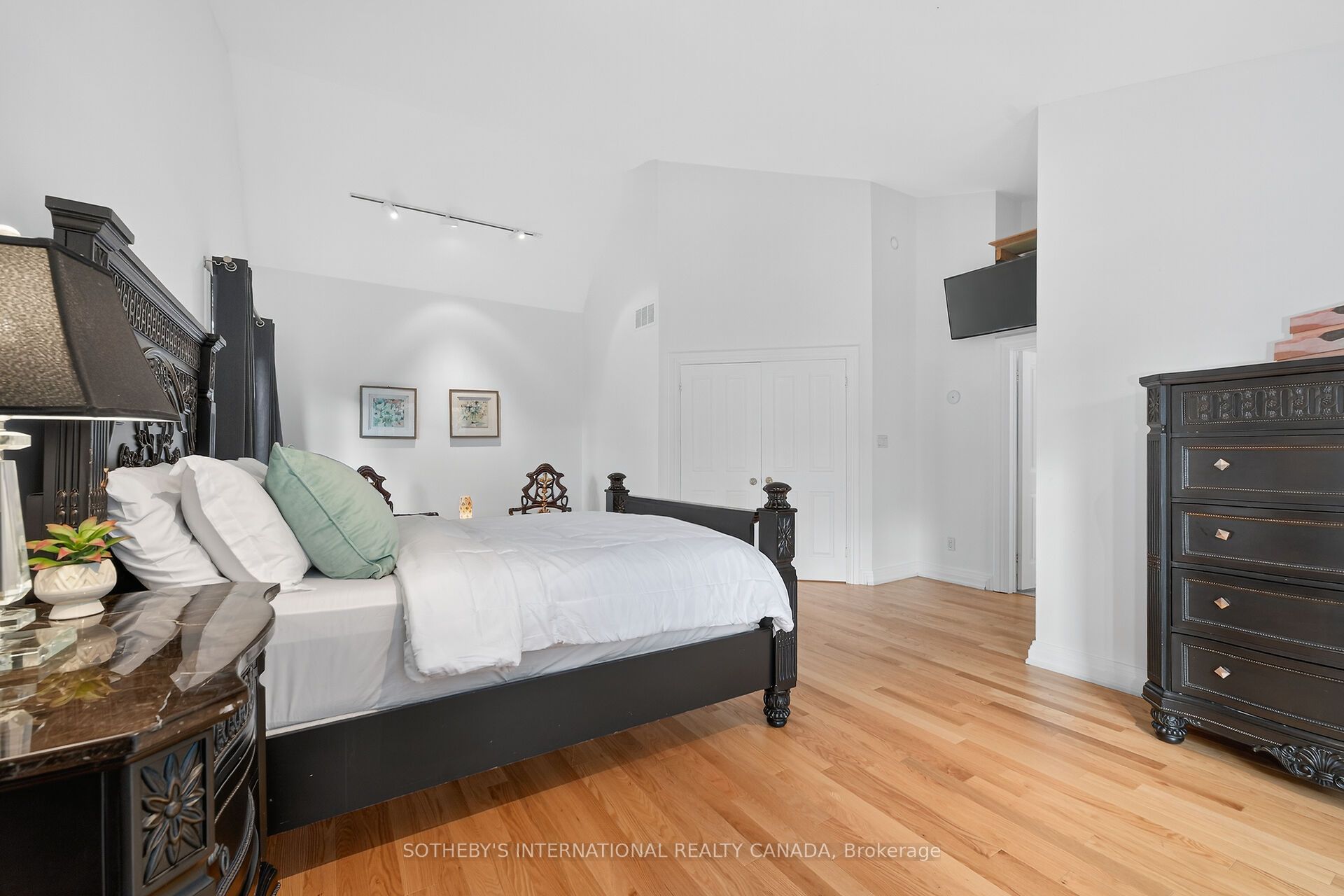774 Old Dundas Road Property Photo 25