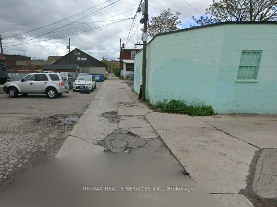 197 Sherman Avenue N Property Photo 17