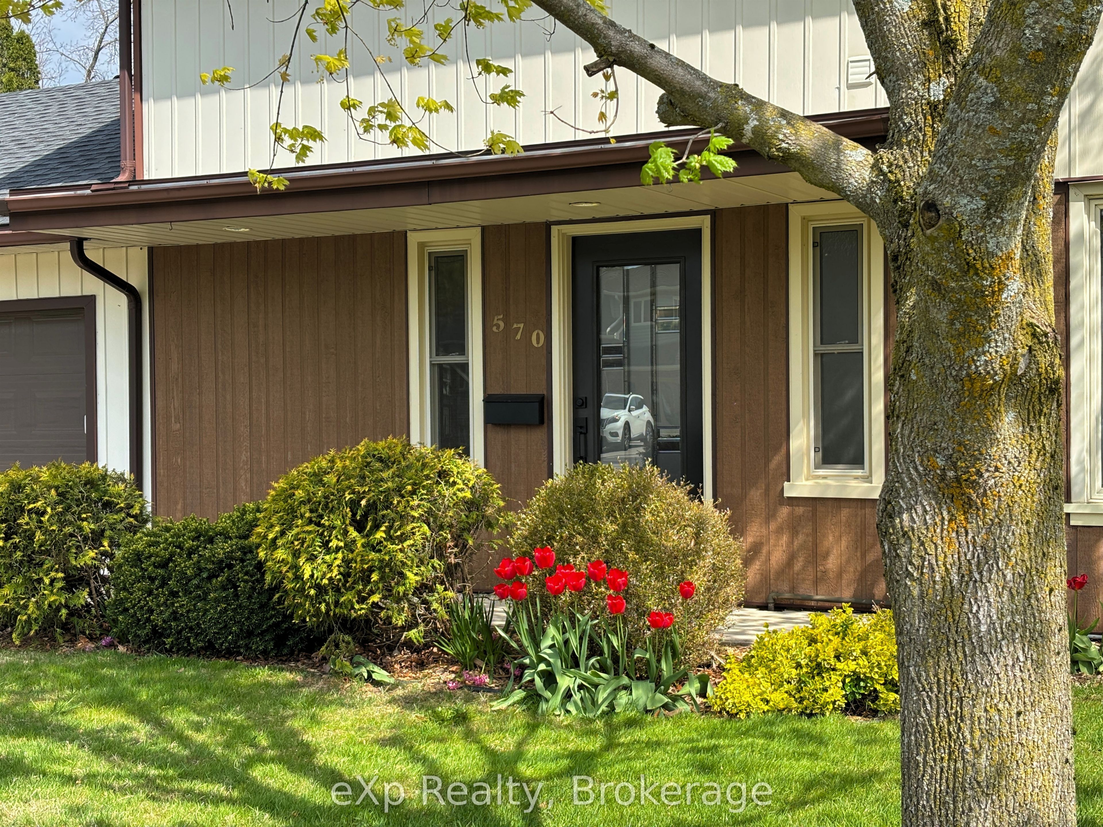 570 7th Street W Property Photo 1