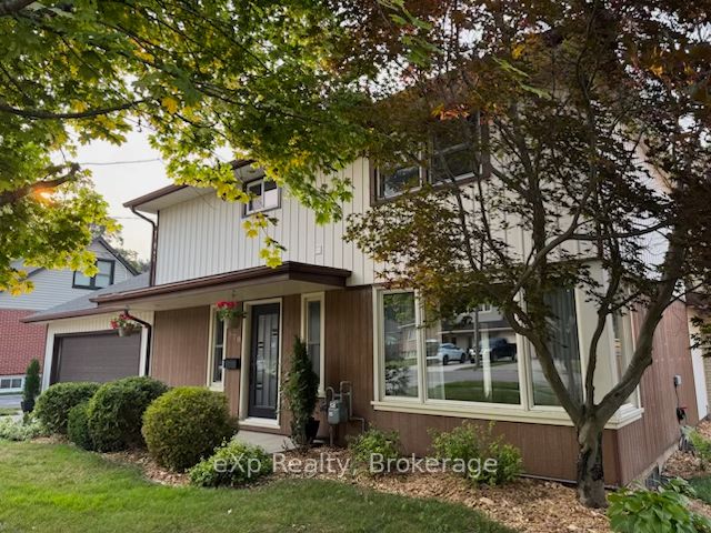 570 7th Street W Property Photo 3