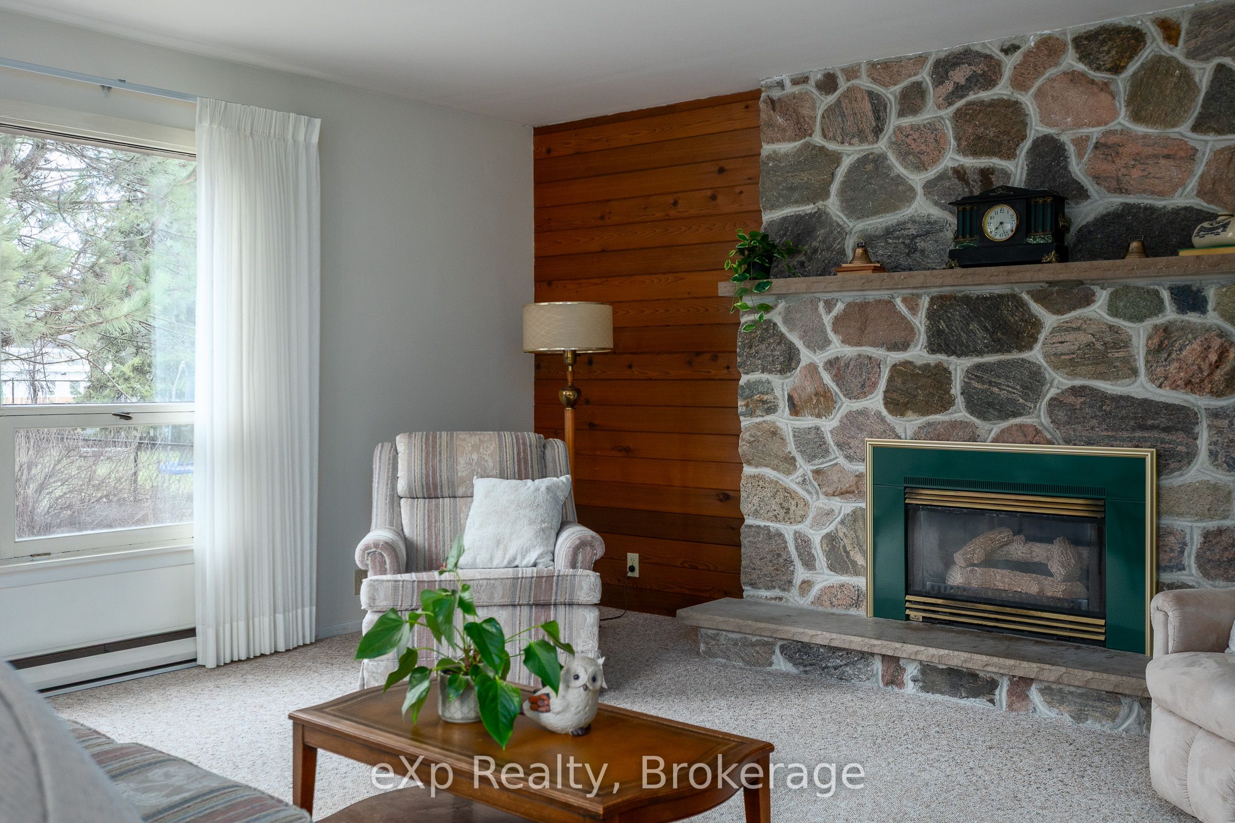 570 7th Street W Property Photo 7