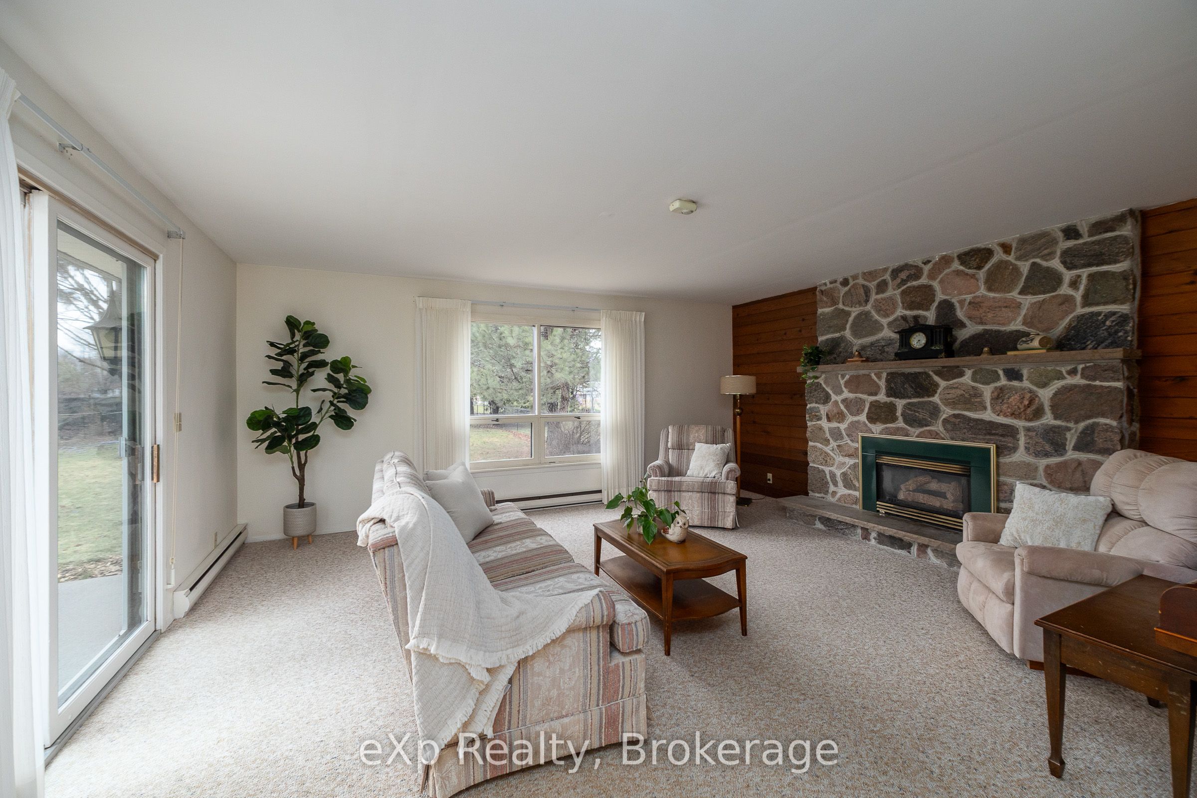570 7th Street W Property Photo 29