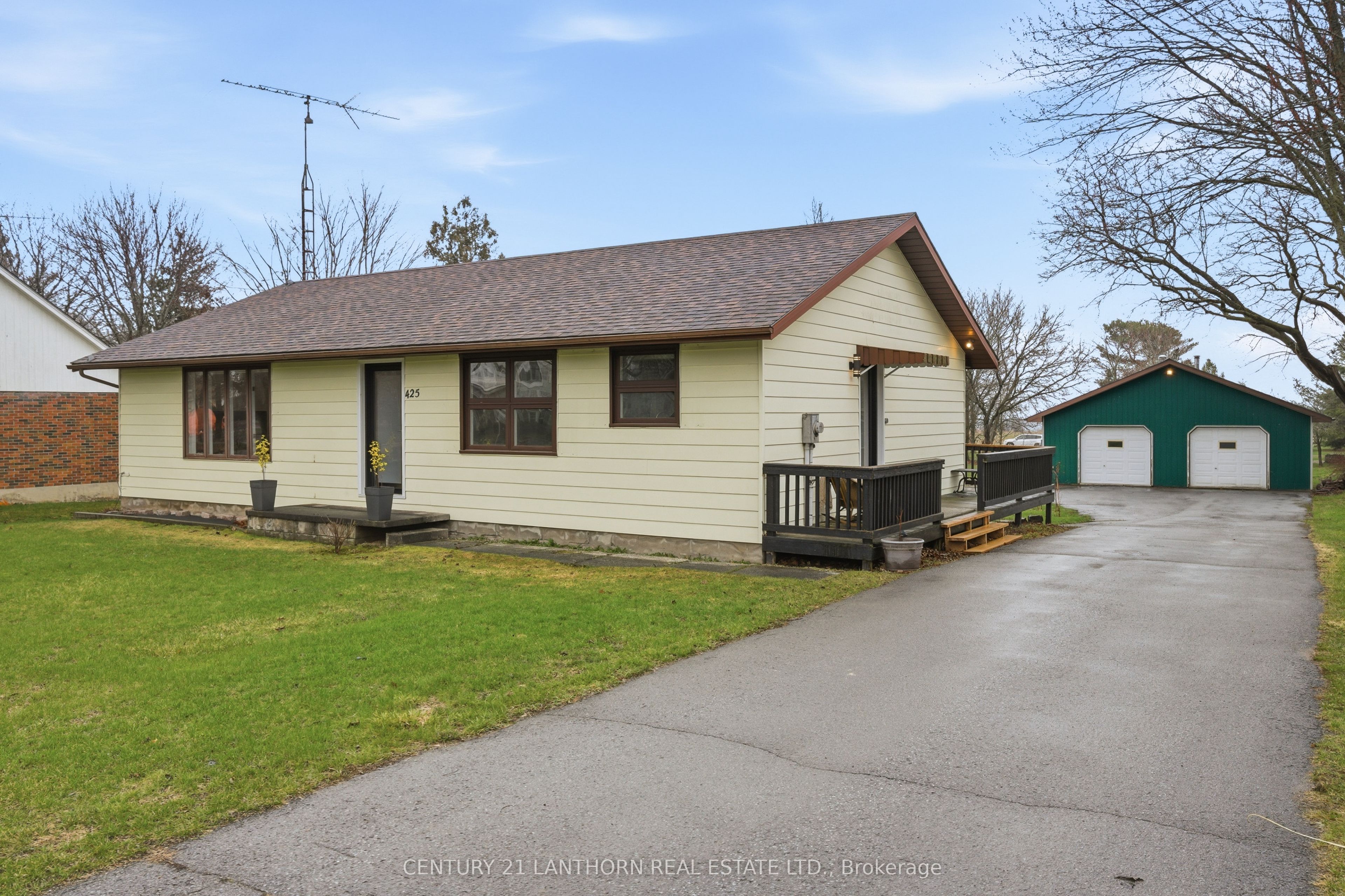 425 Bloomfield Main Street Property Photo 1