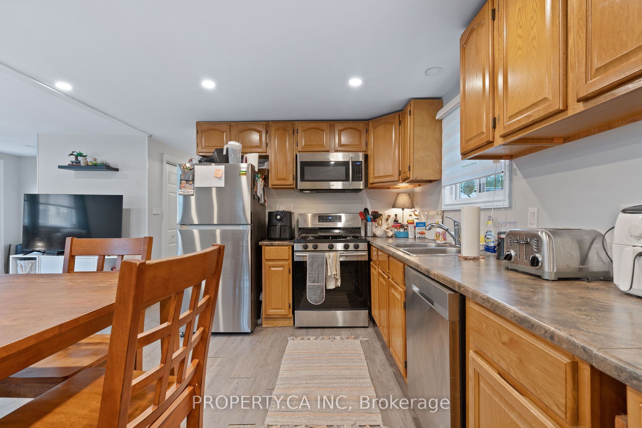 190 Ann Street Property Photo 15
