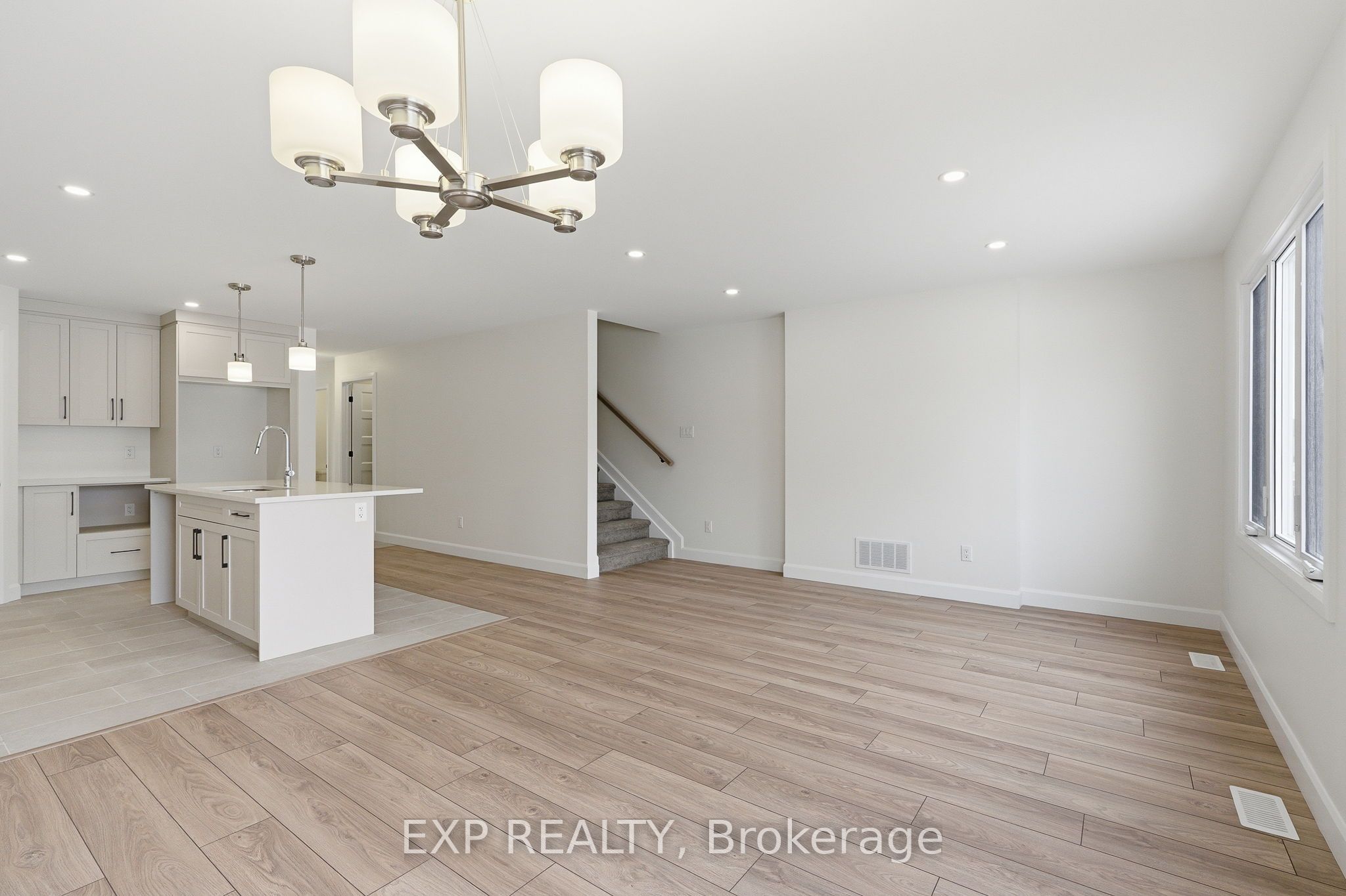 123 Lorie Street Property Photo 8