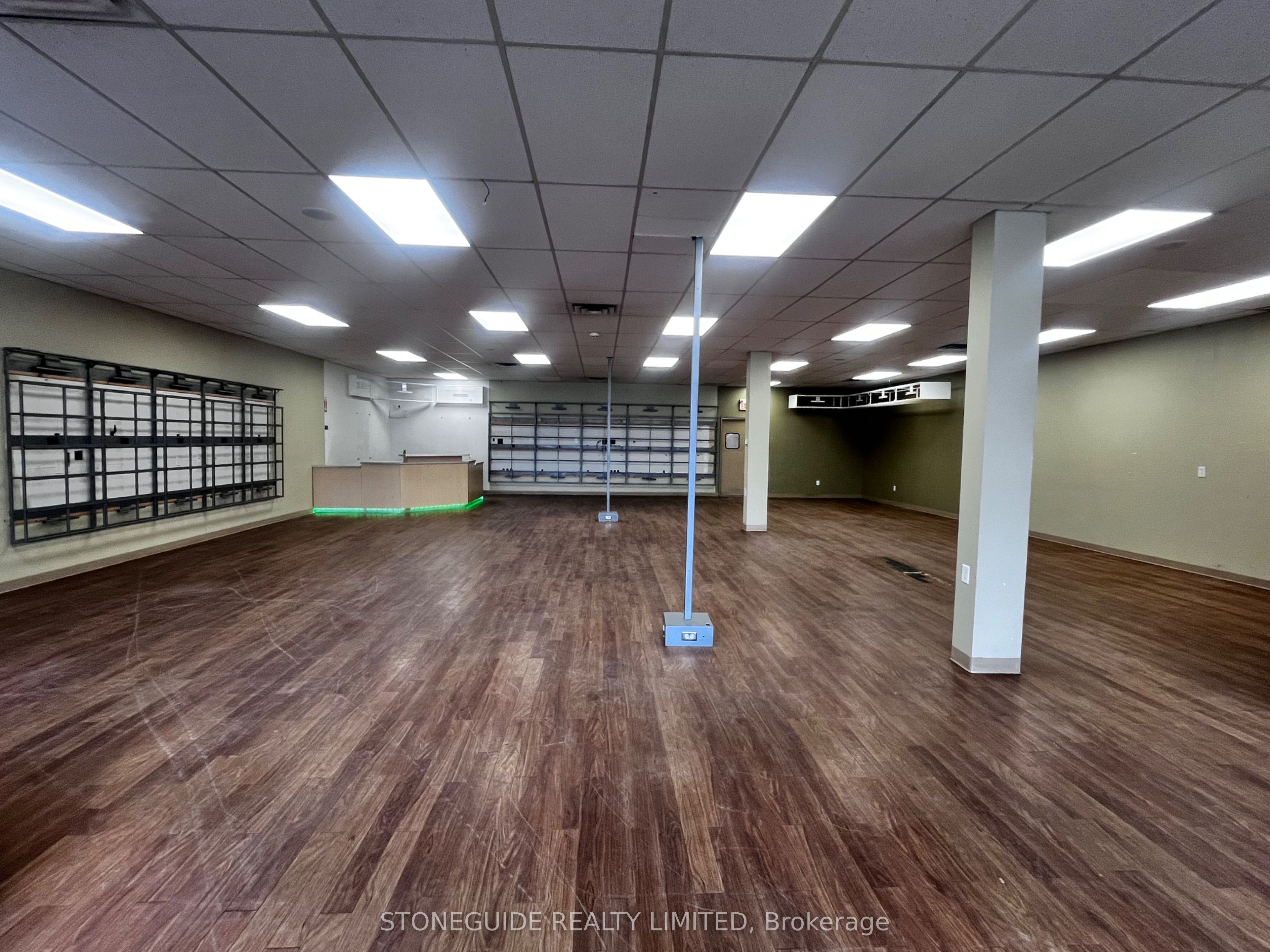 125 George Street N Property Photo 8