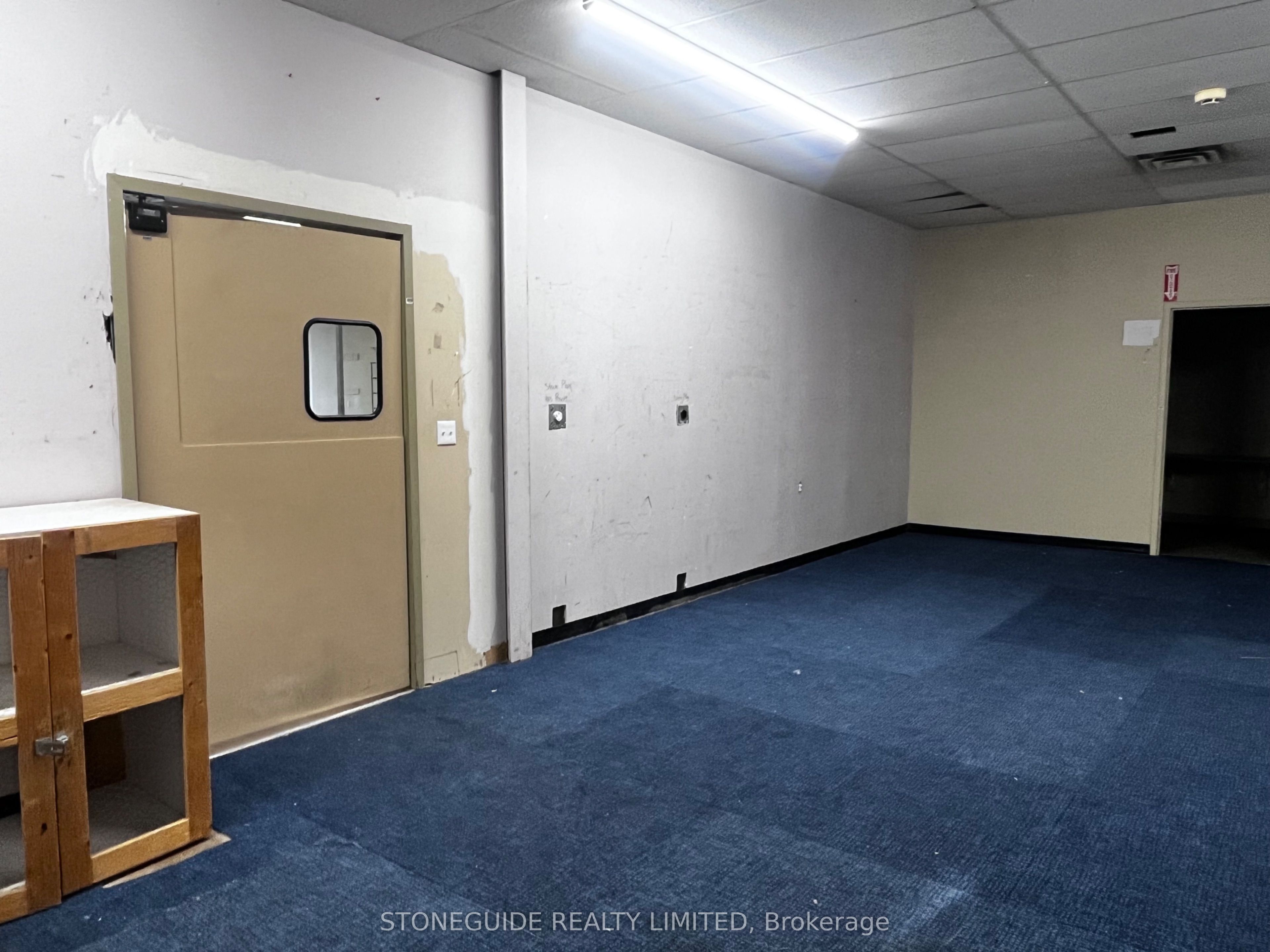 125 George Street N Property Photo 10