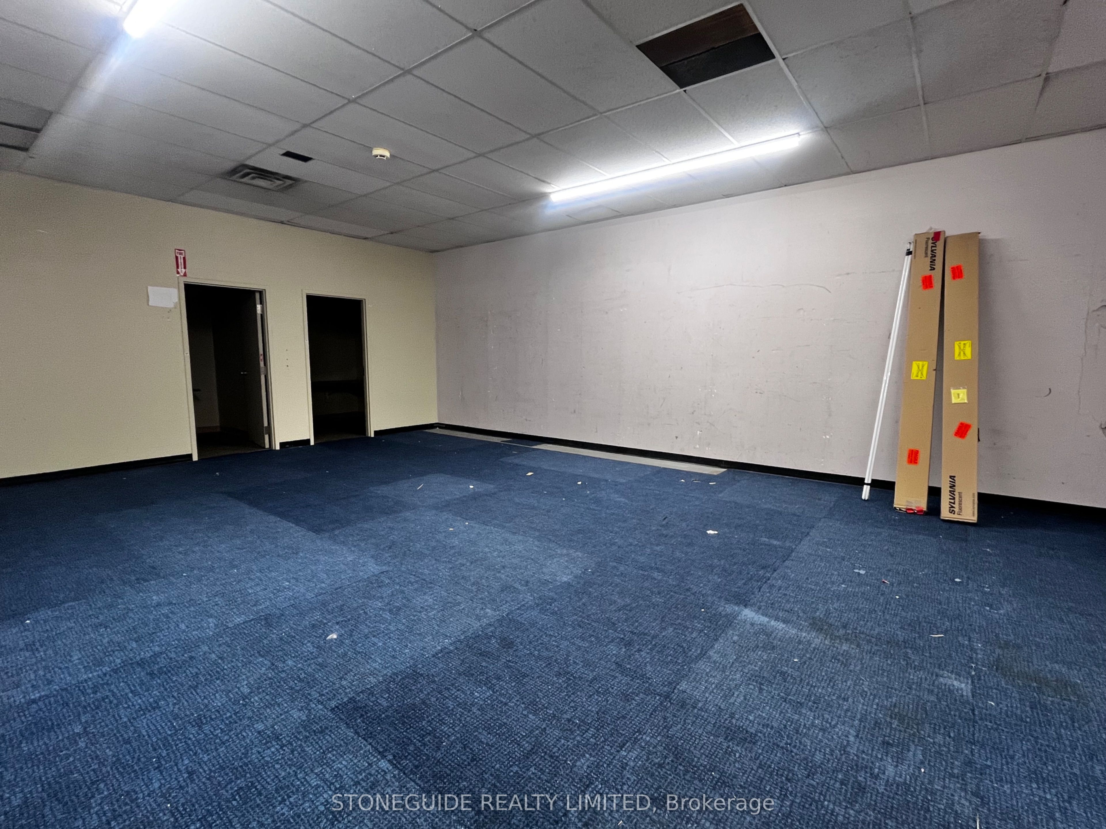 125 George Street N Property Photo 11
