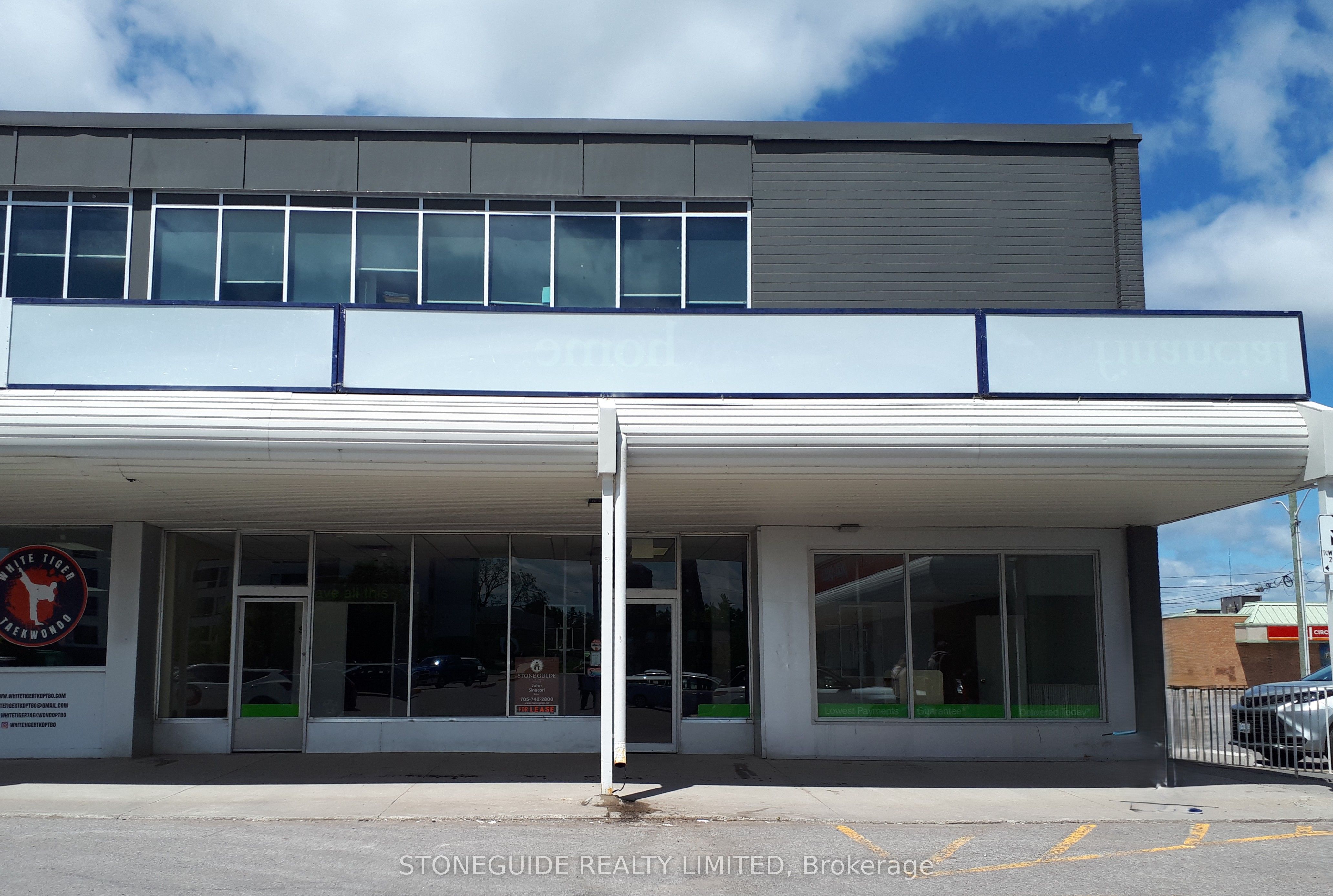 125 George Street N Property Photo 14