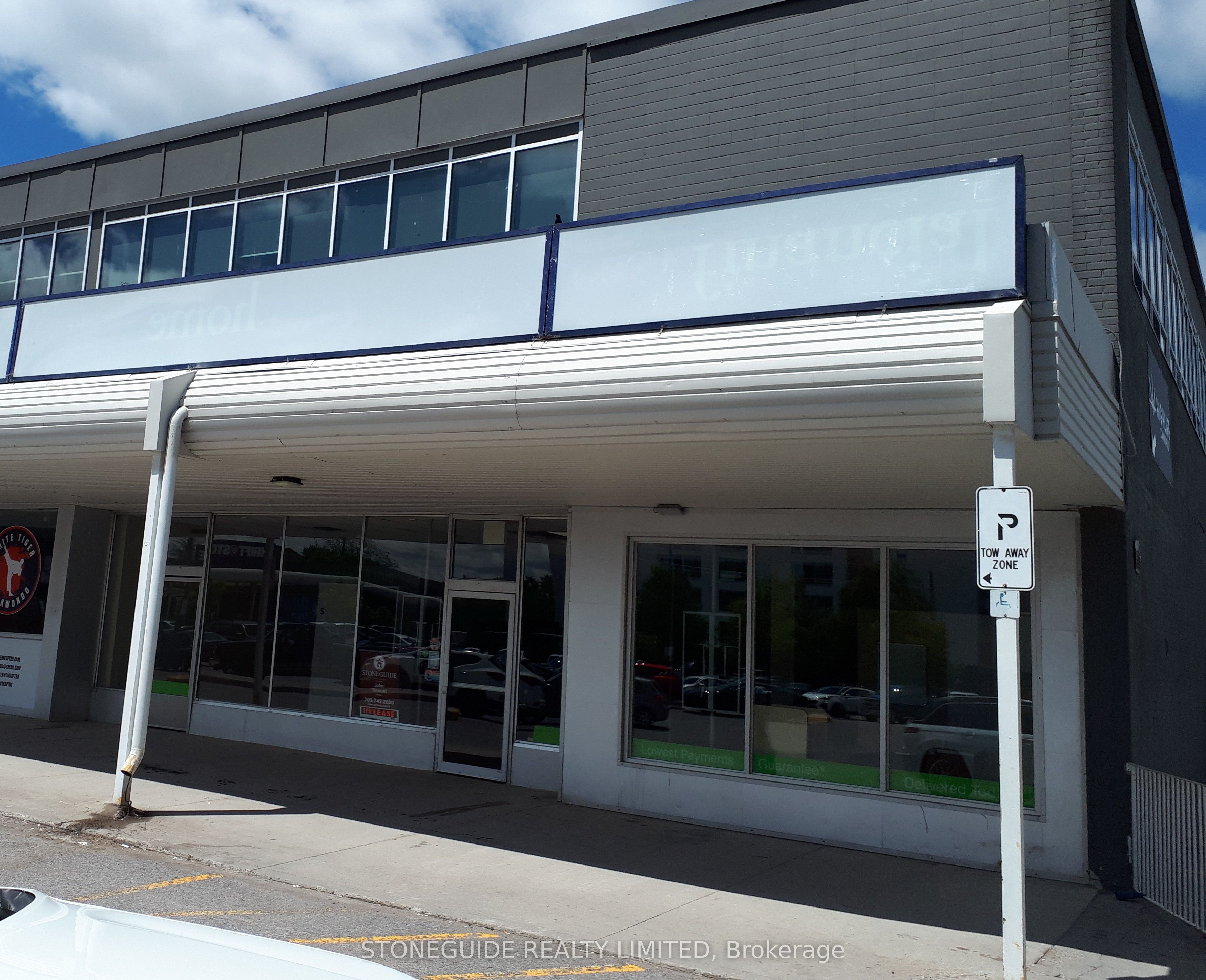 125 George Street N Property Photo 15