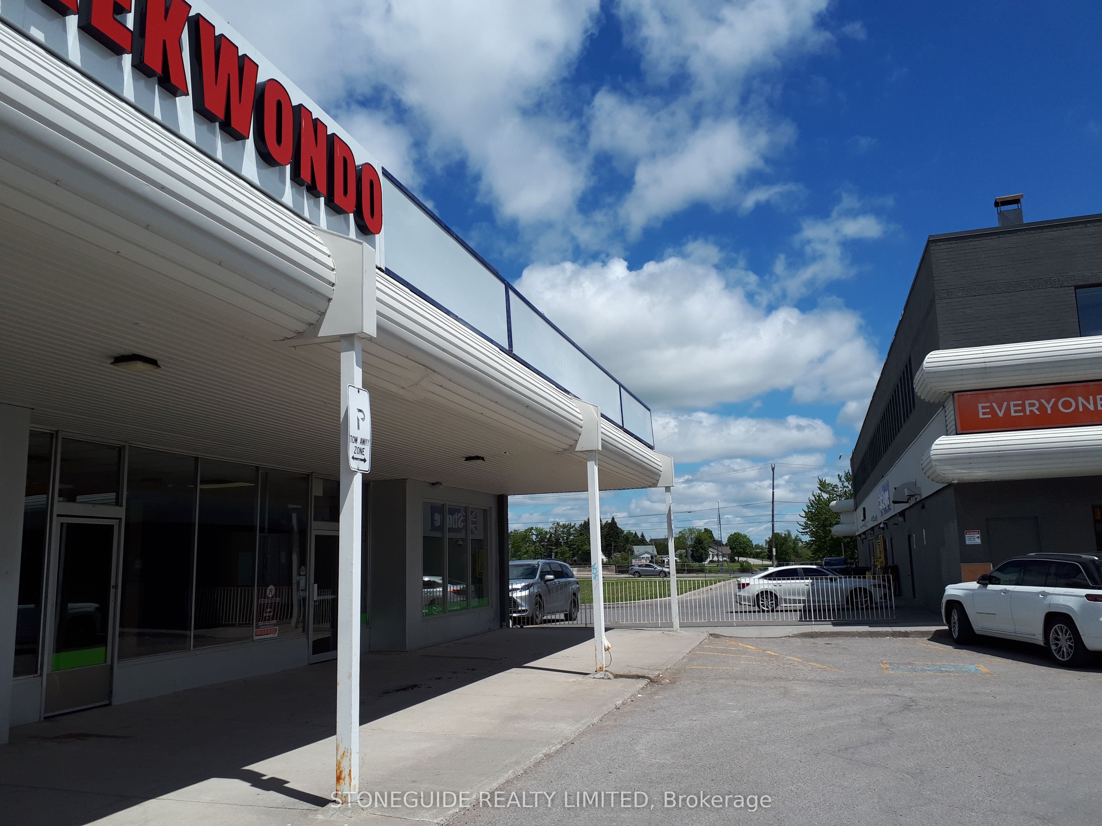 125 George Street N Property Photo 16