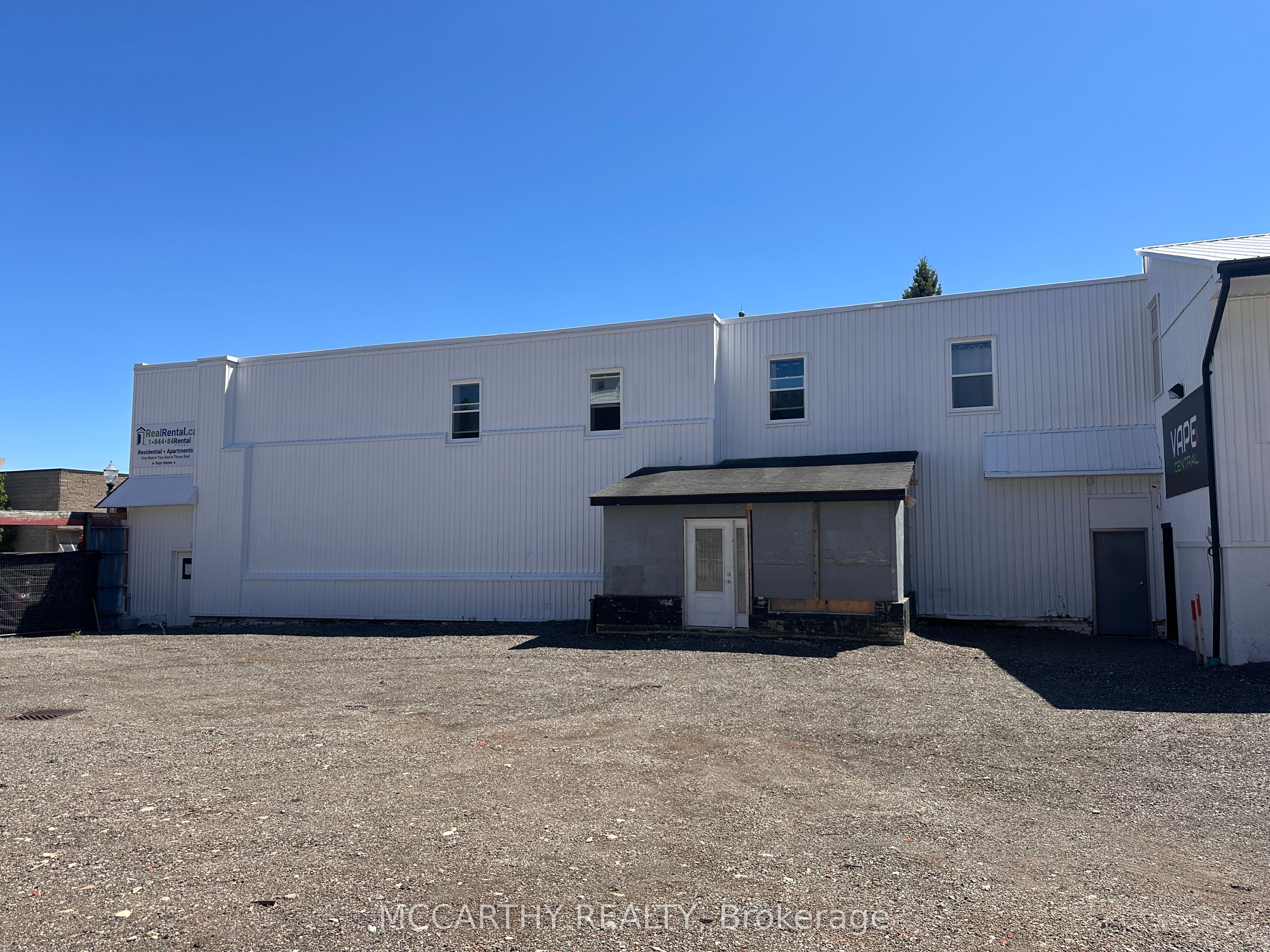 124 Owen Sound Street Property Photo 7