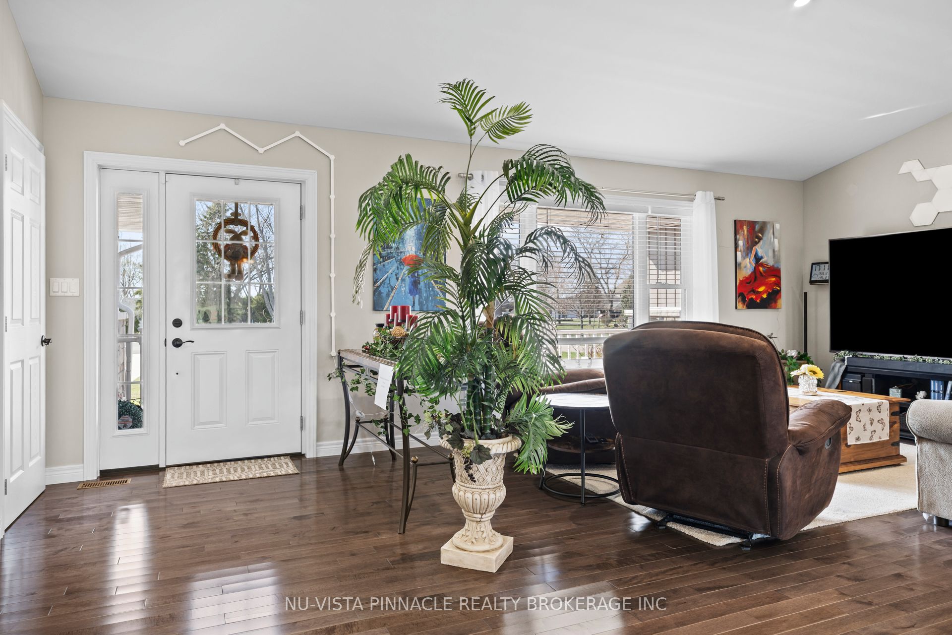 3864 St Clair Parkway Property Photo 6
