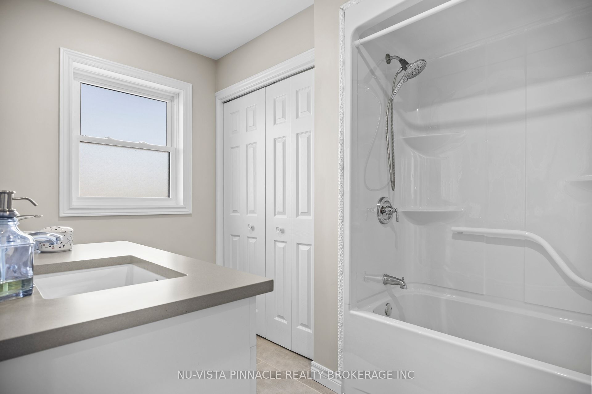 3864 St Clair Parkway Property Photo 13