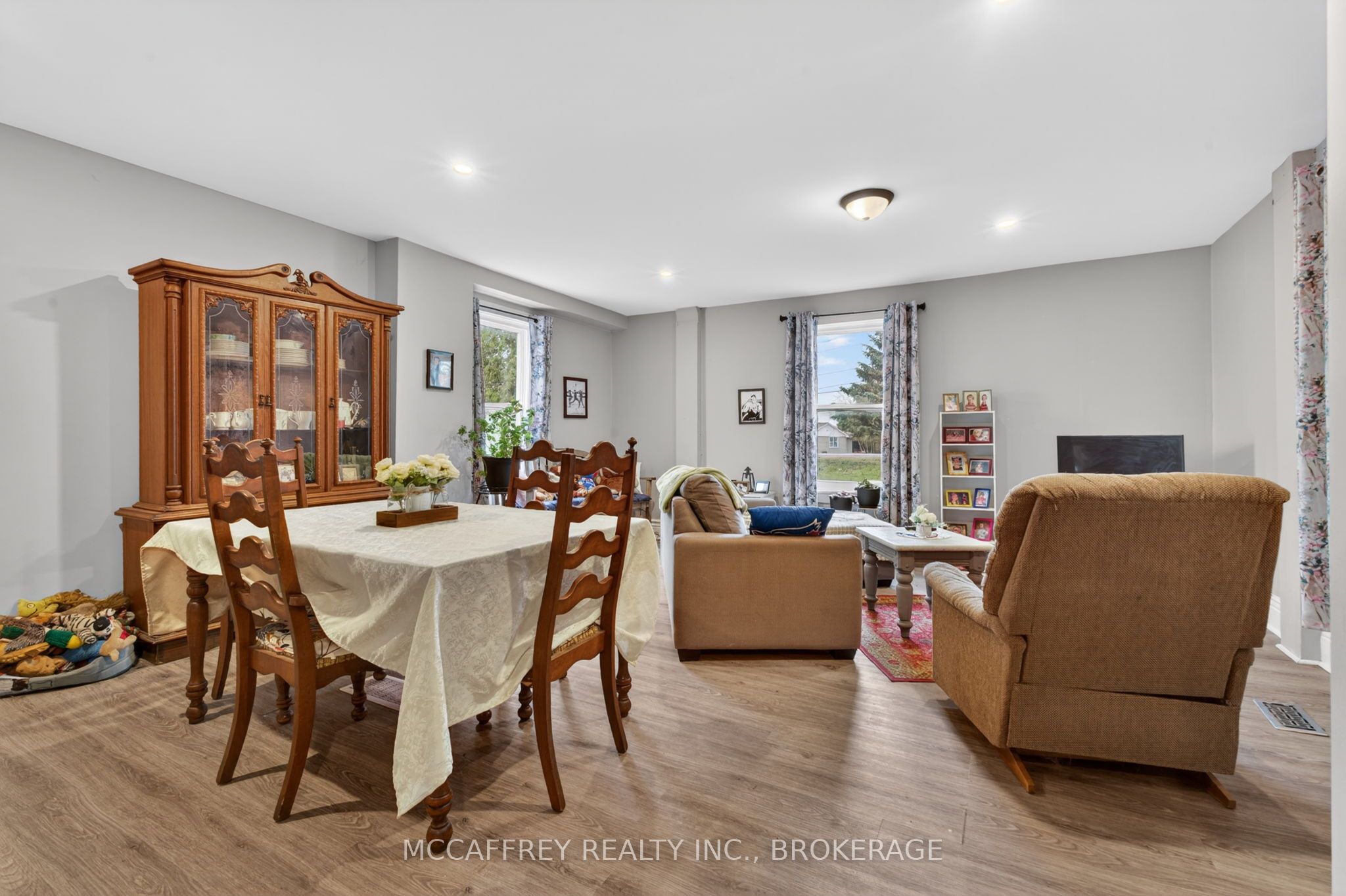5 Railway Street Property Photo 4