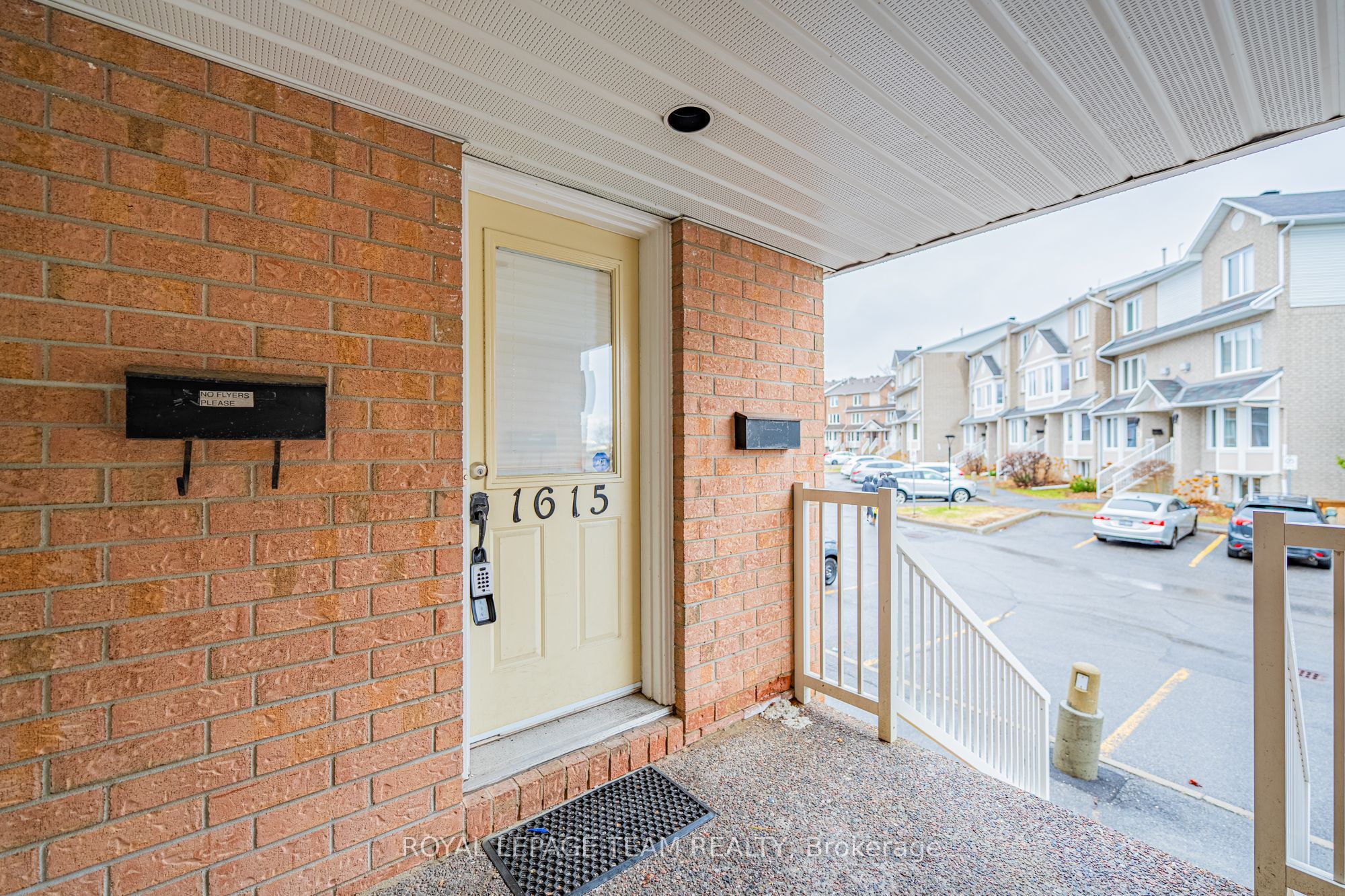 1615 Locksley Lane Property Photo 8