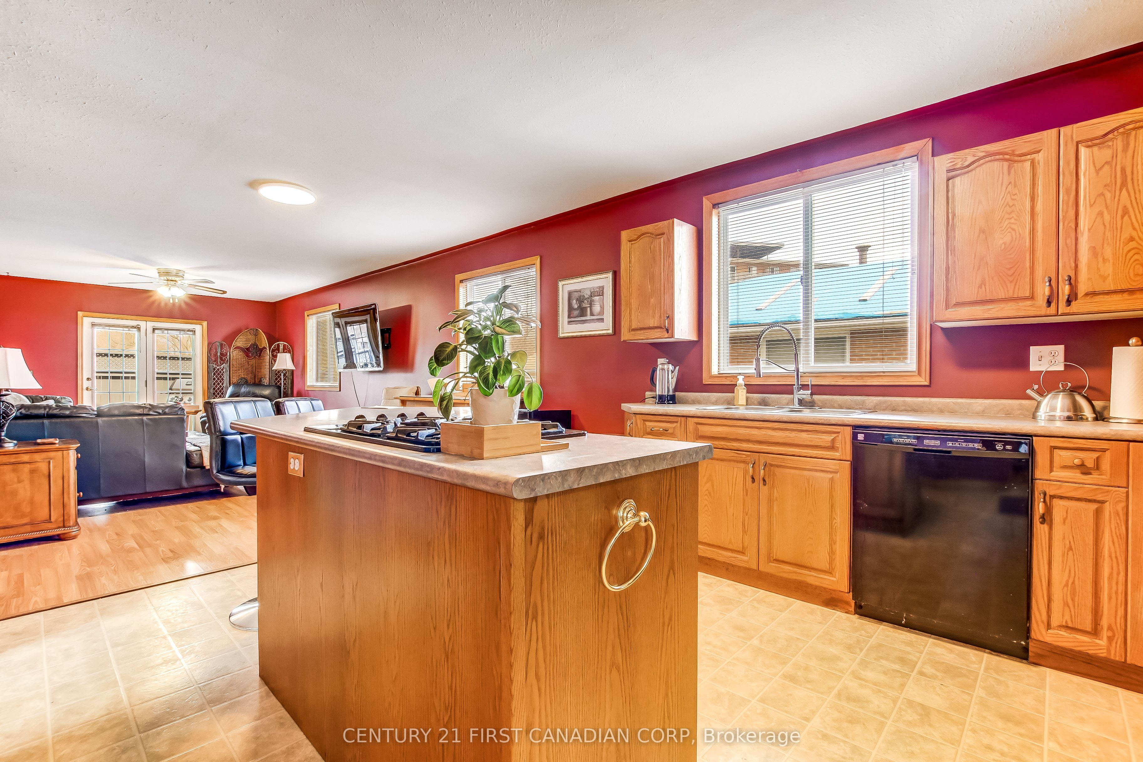 114 Connaught Avenue Property Photo 5