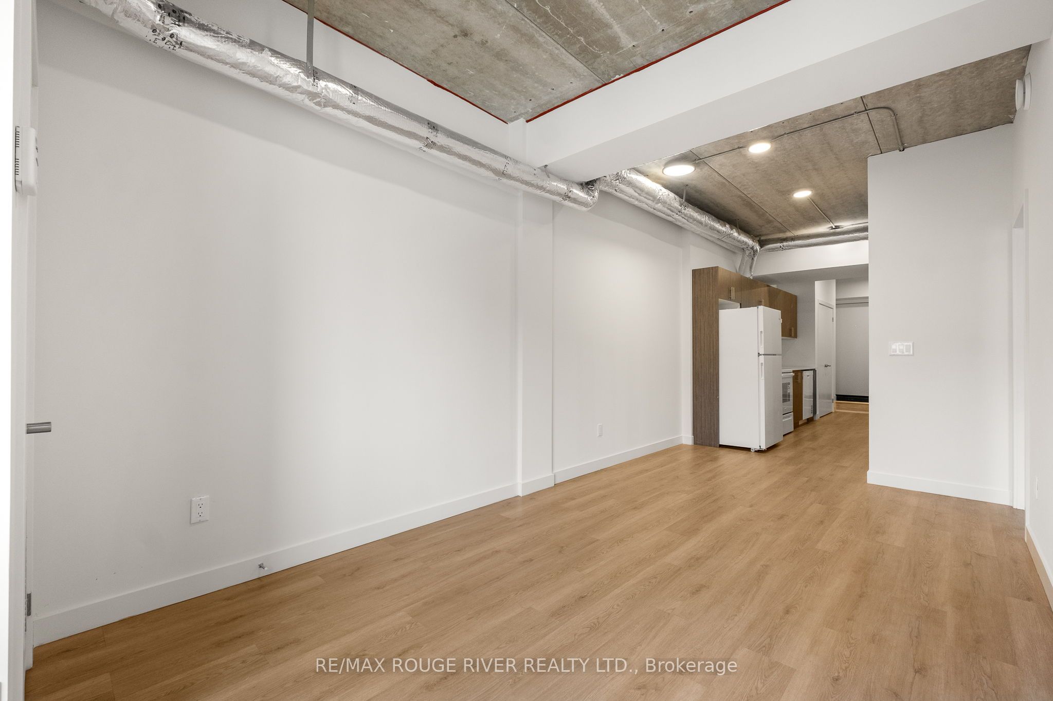 185 Division Street 108 Property Photo 38