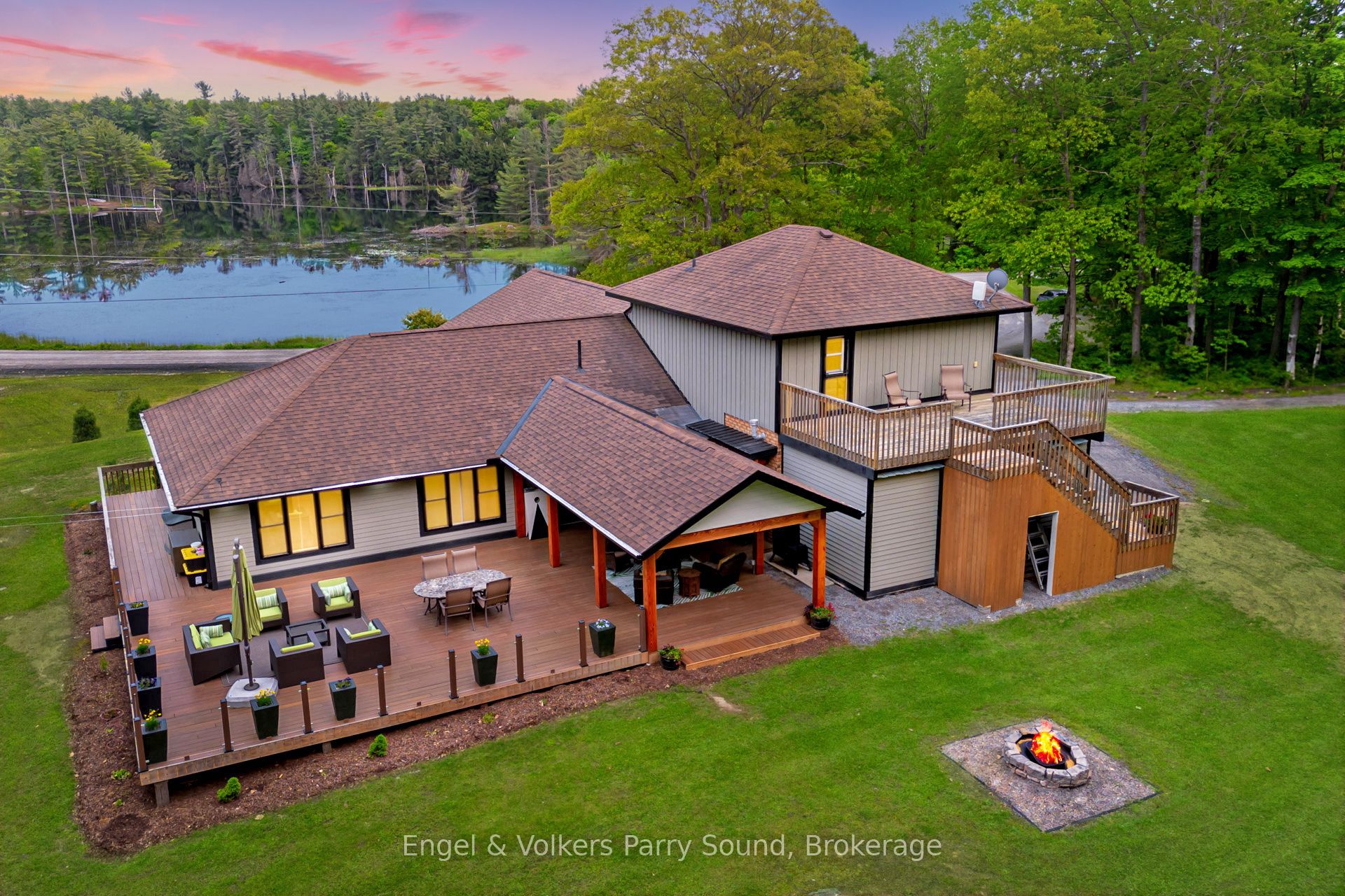 49 Regency Drive Property Photo 1