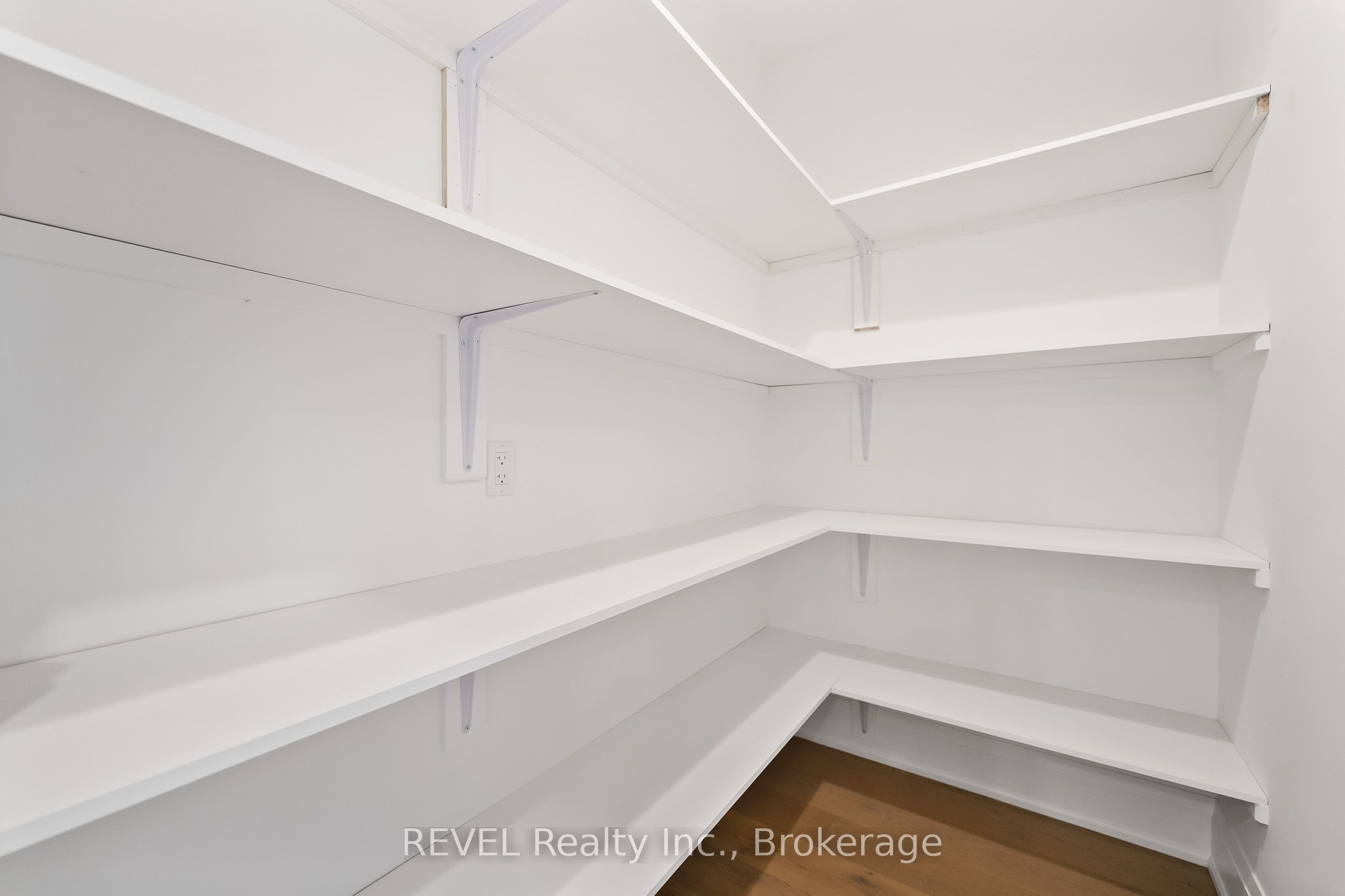 8 Accursi Crescent Property Photo 17