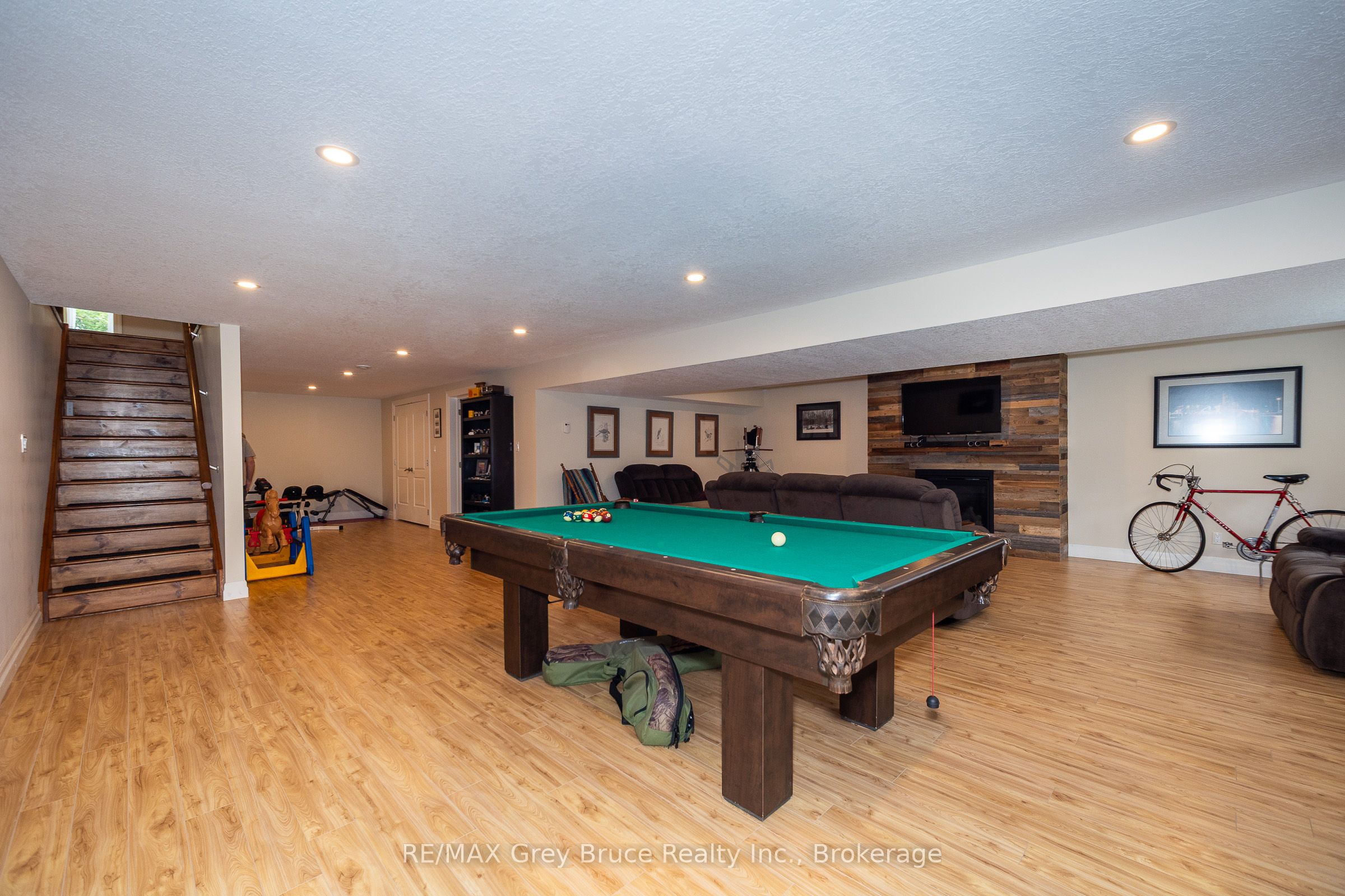 350293 A Concession Property Photo 27