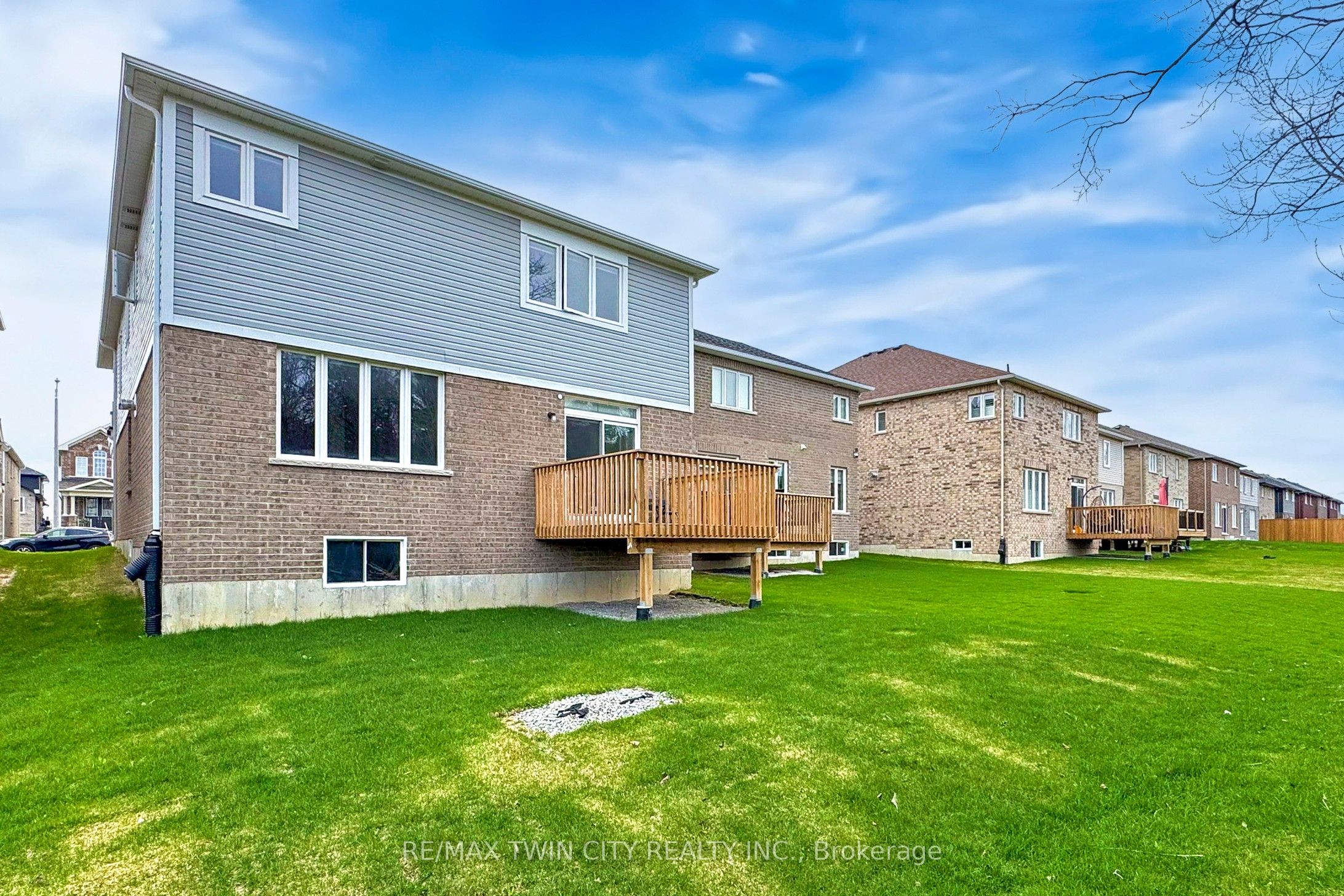 630 Lemay Grove Property Photo 15
