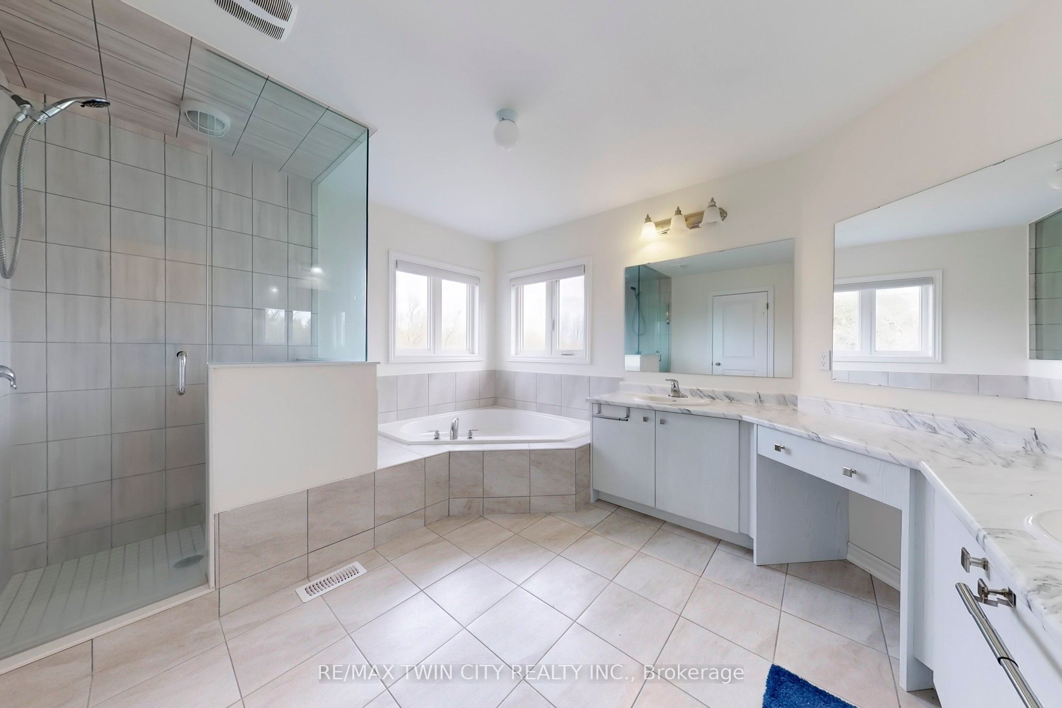 630 Lemay Grove Property Photo 36