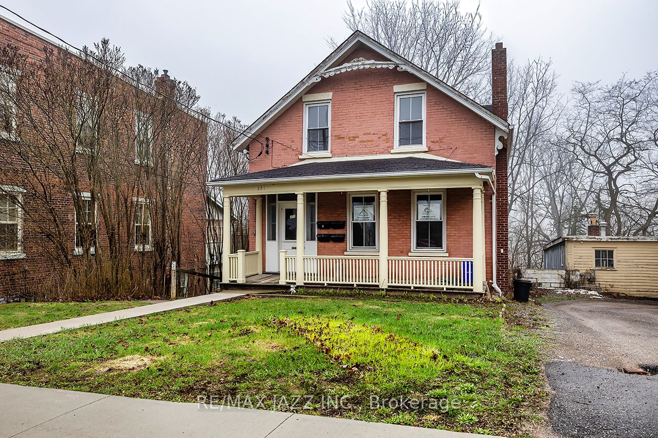 221 Walton Street Property Photo 1