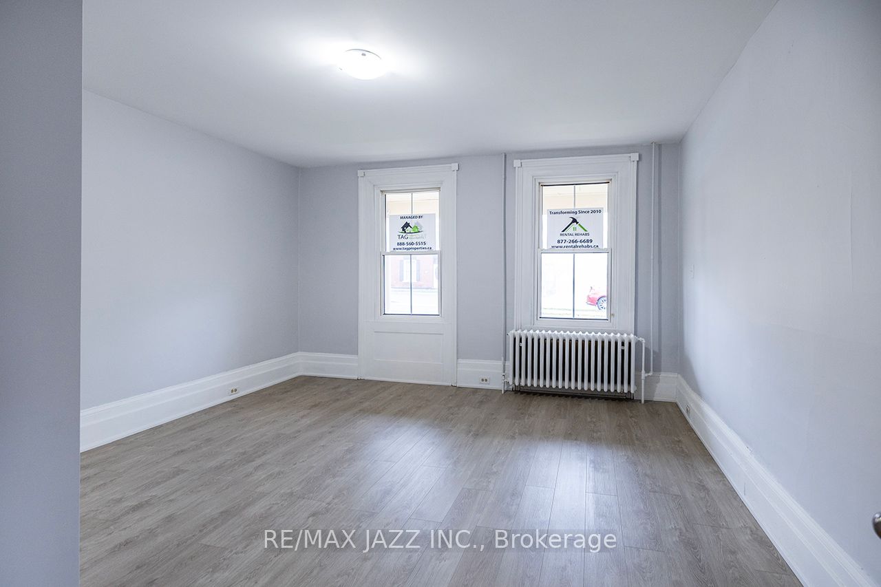 221 Walton Street Property Photo 9