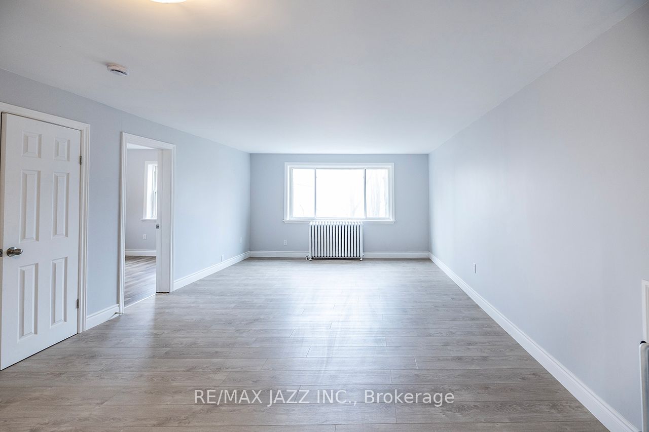 221 Walton Street Property Photo 33