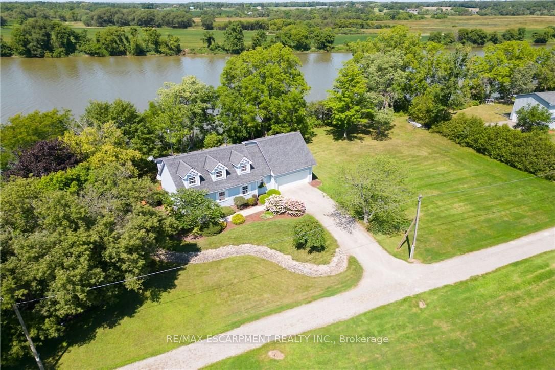 1042 River Road Property Photo 2
