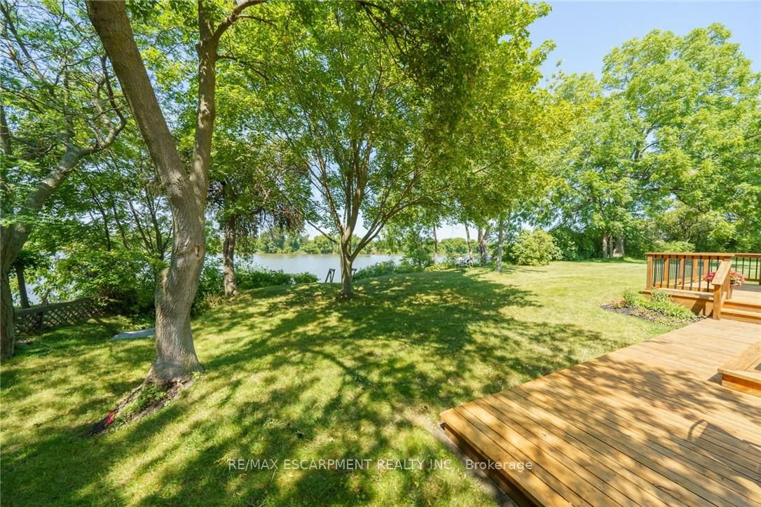 1042 River Road Property Photo 7