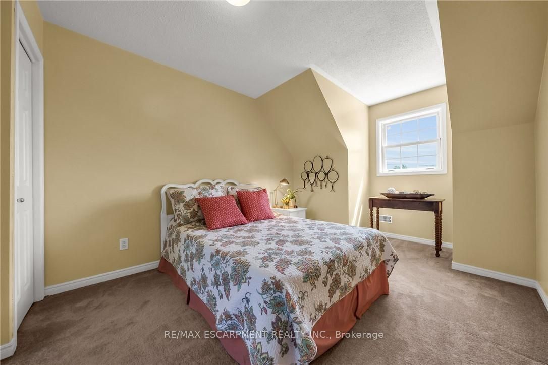 1042 River Road Property Photo 24