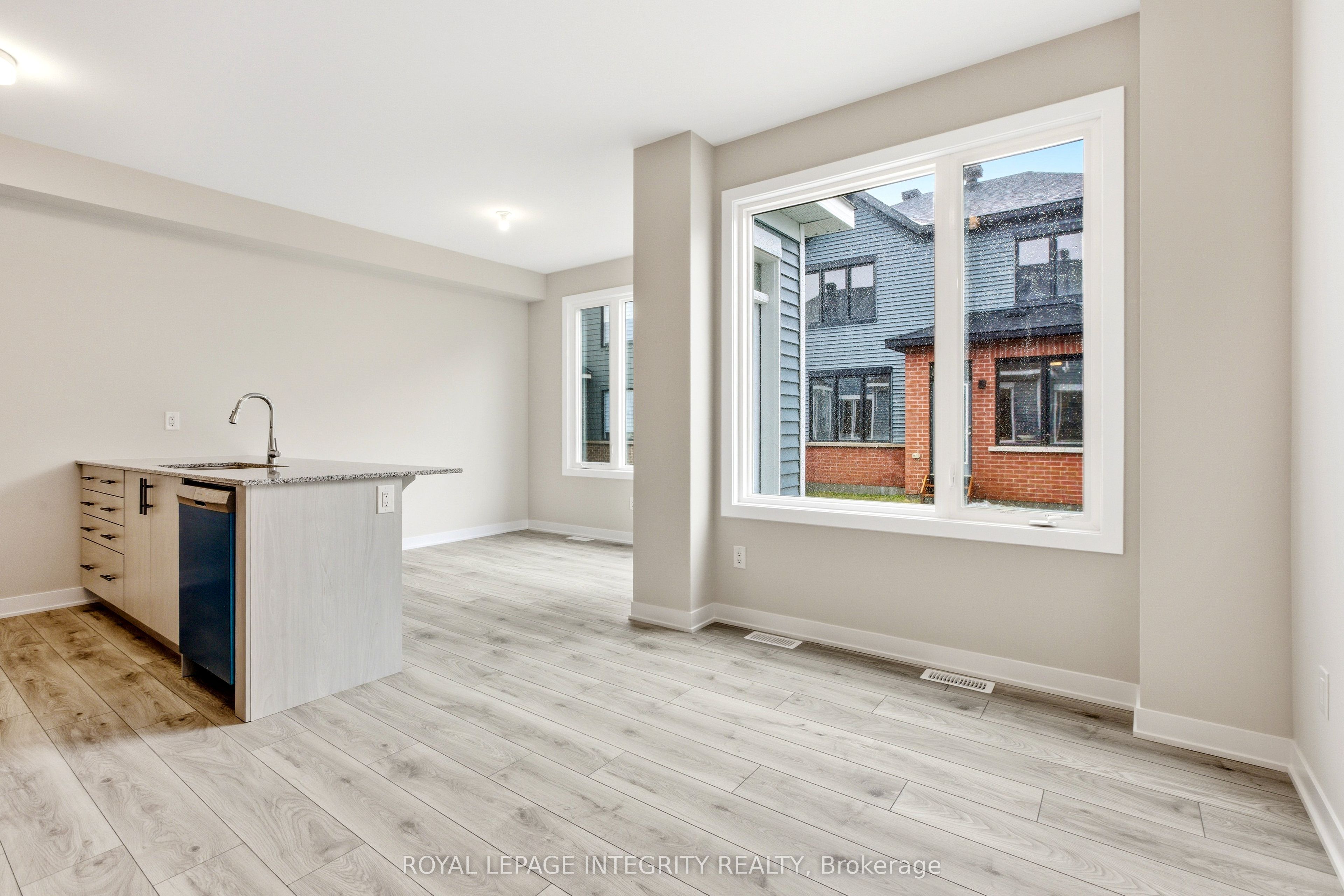 418 Les Emmerson Drive Property Photo 7