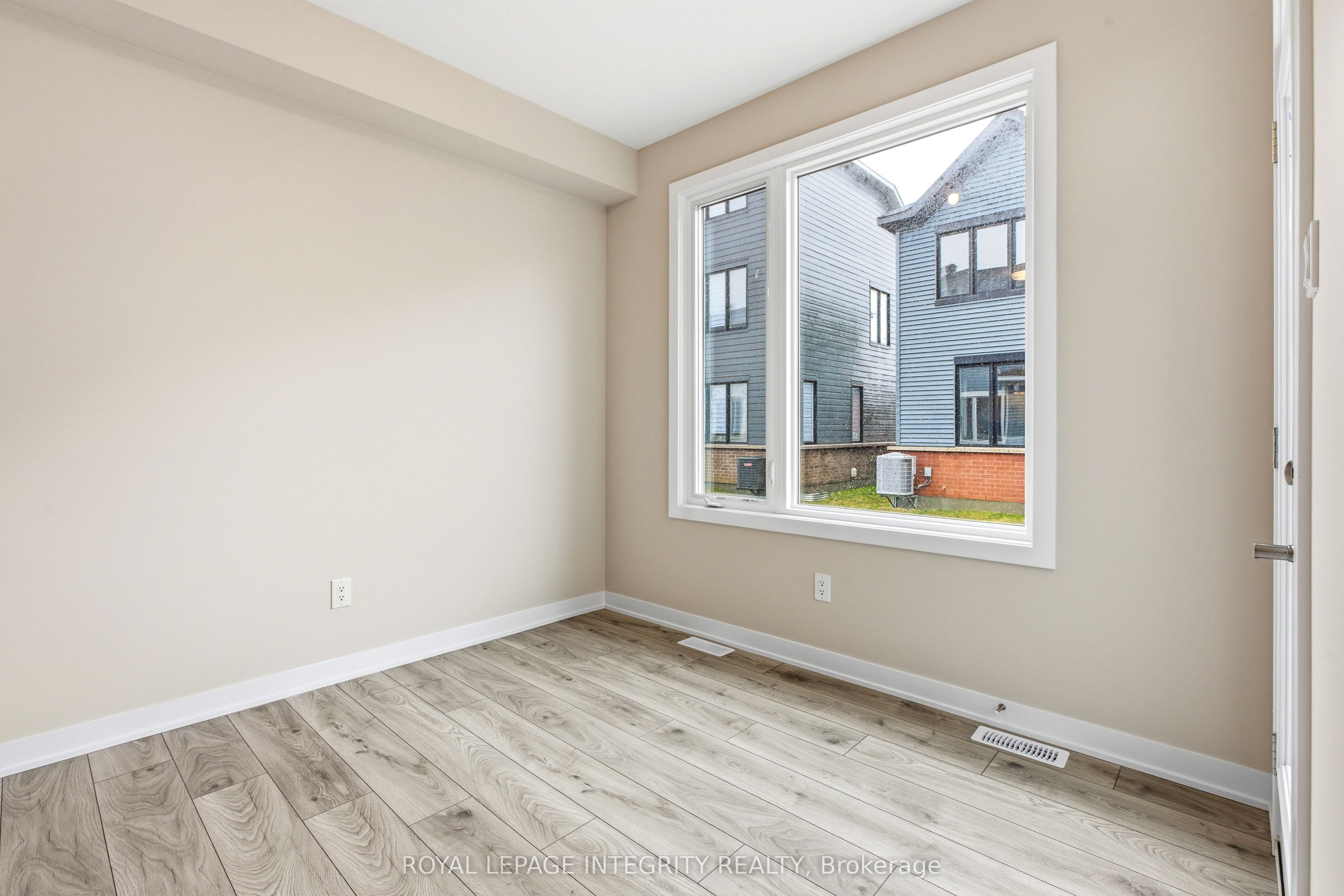 418 Les Emmerson Drive Property Photo 8