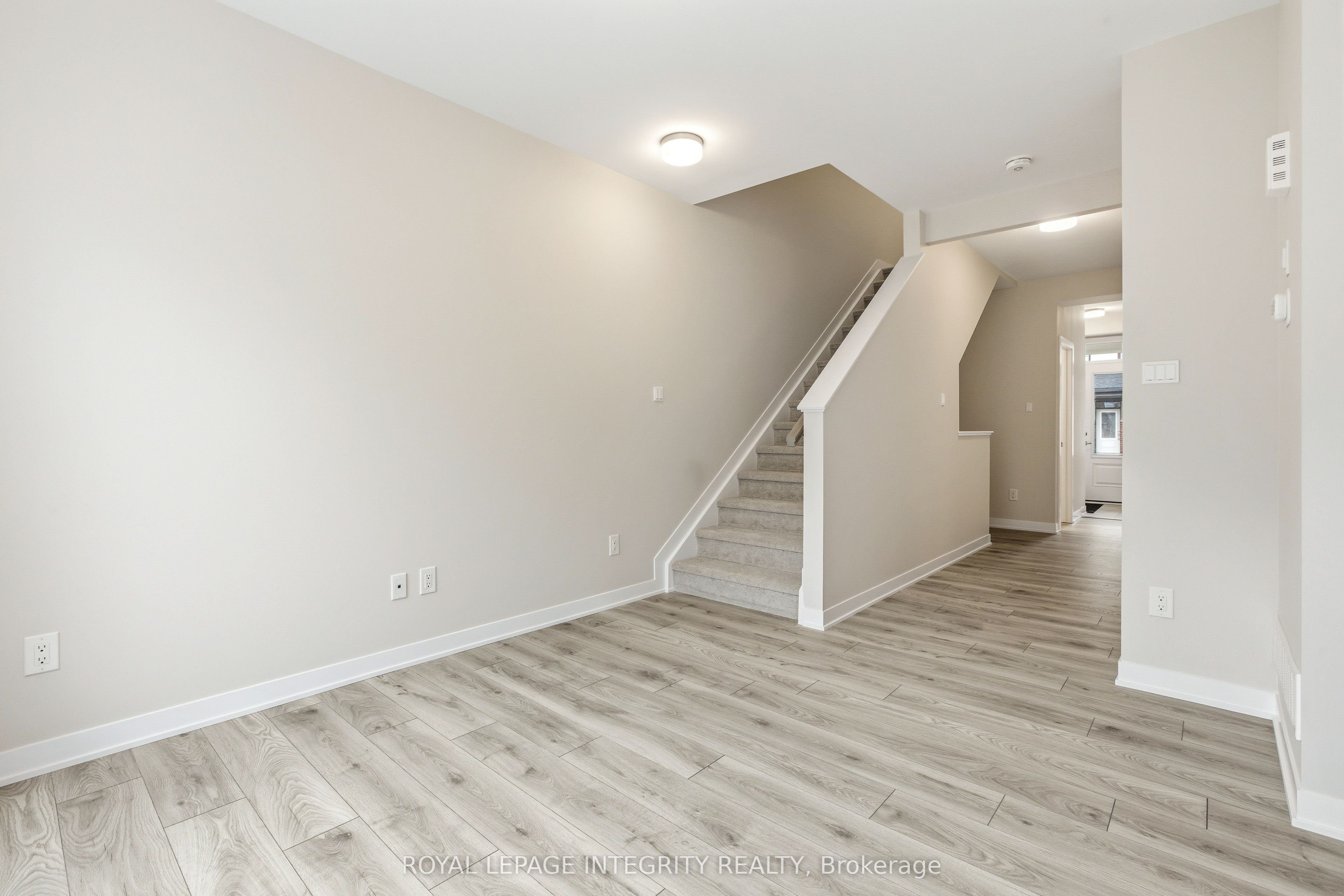 418 Les Emmerson Drive Property Photo 9