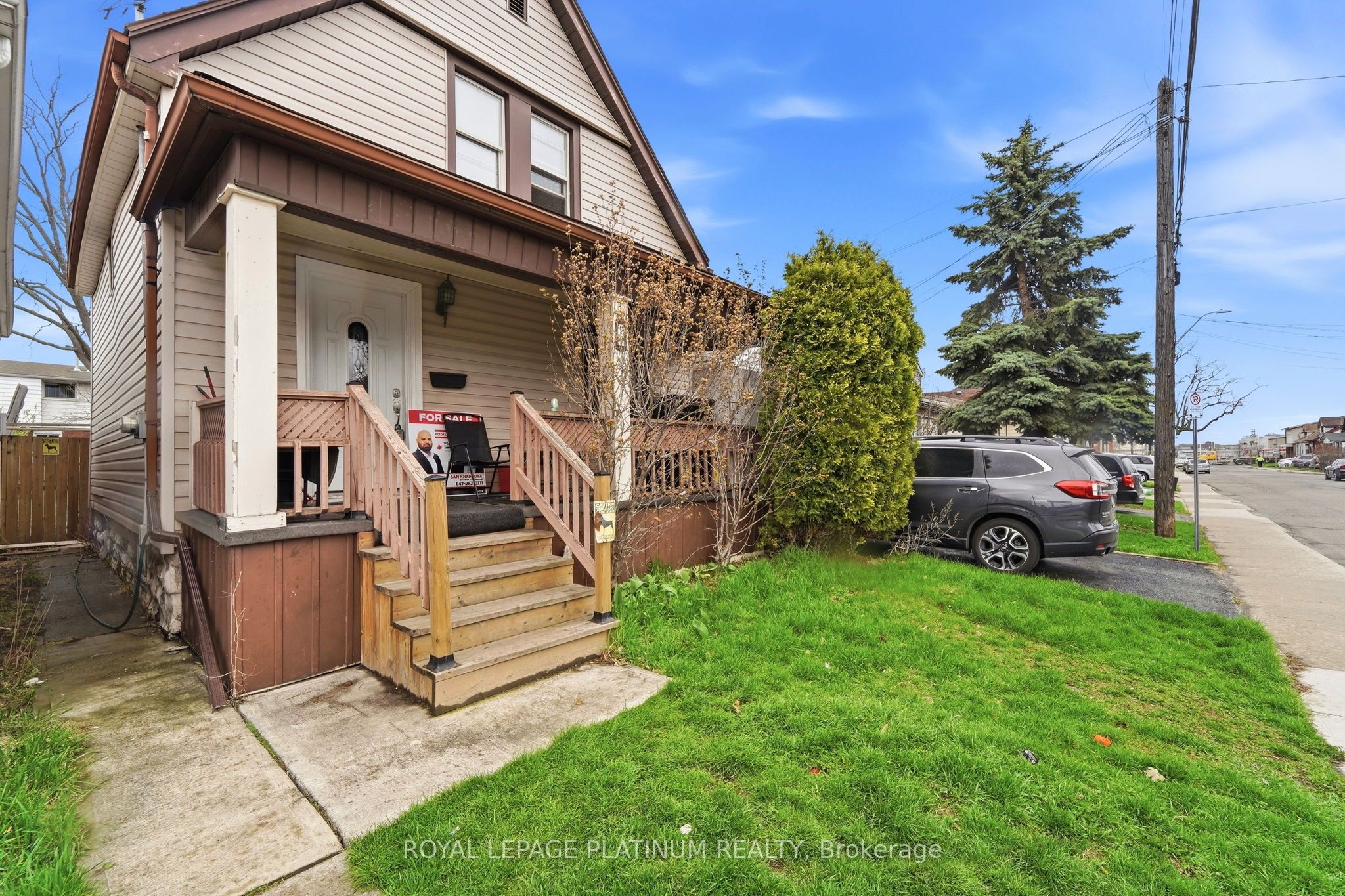 99 Robins Avenue Property Photo 2