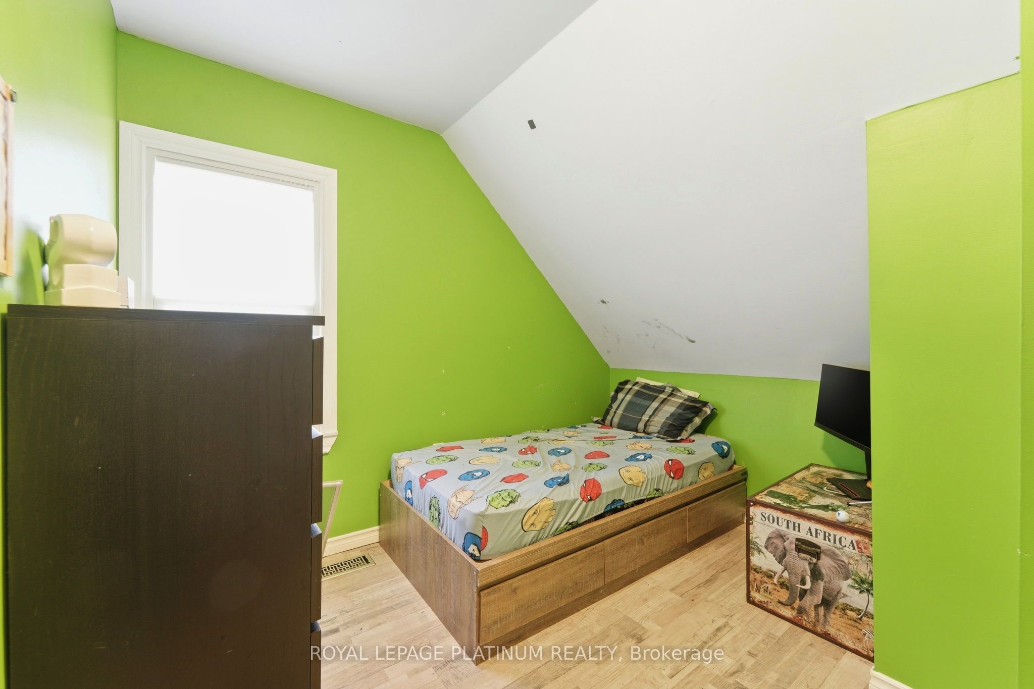 99 Robins Avenue Property Photo 18