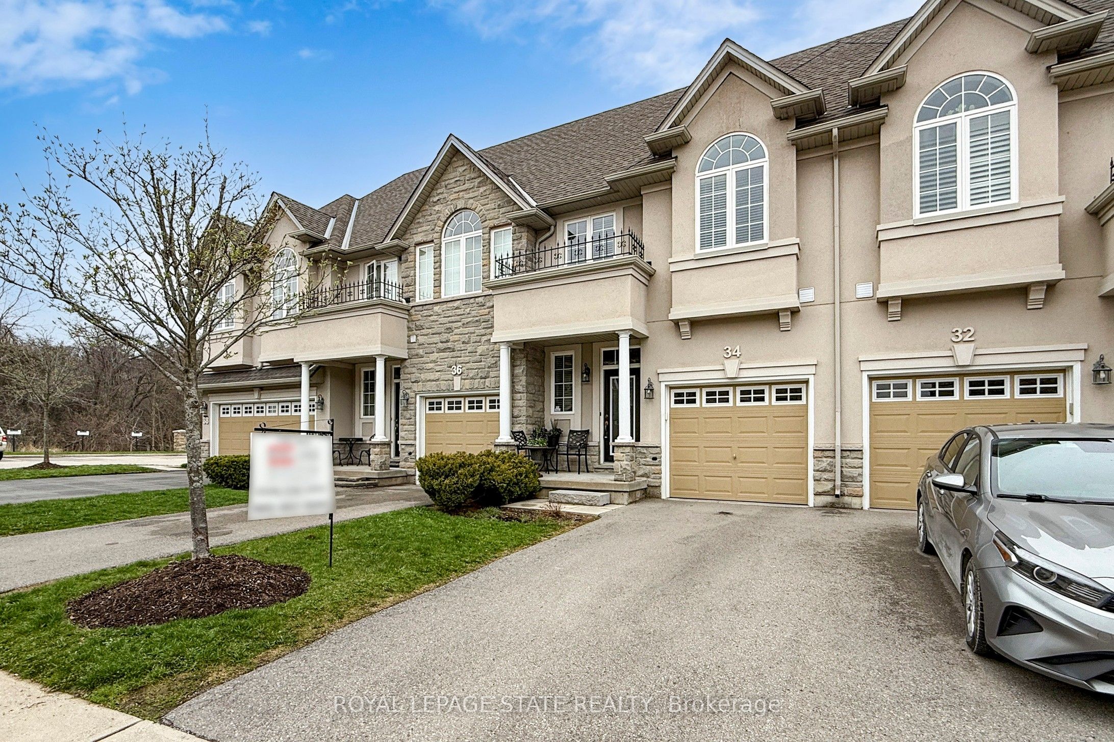 34 Forest Valley Crescent Property Photo 2
