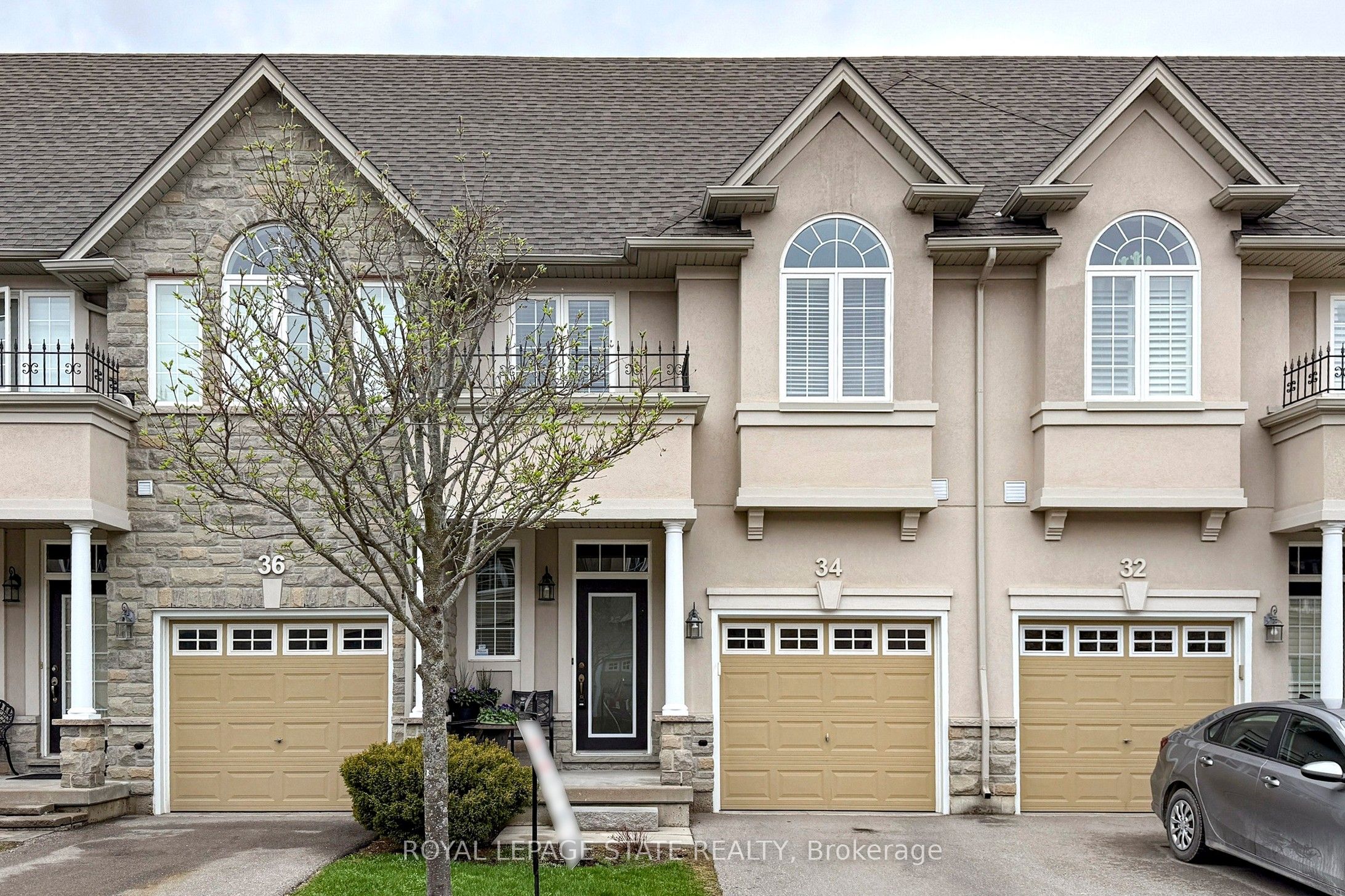 34 Forest Valley Crescent Property Photo 3