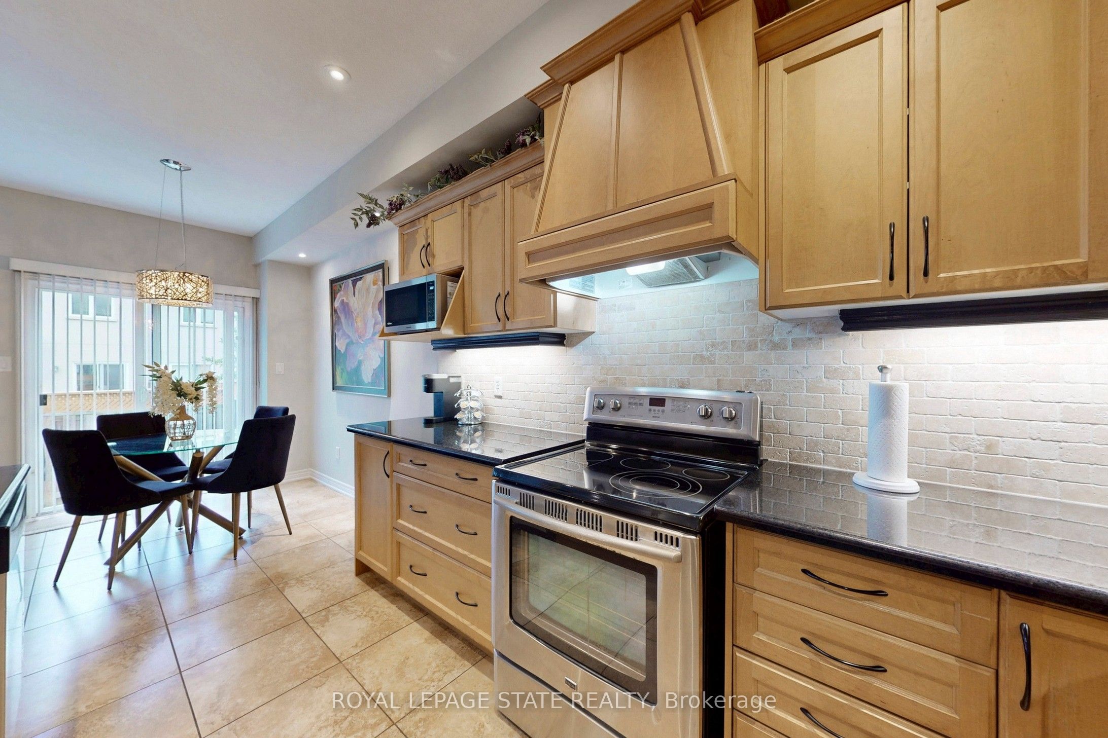 34 Forest Valley Crescent Property Photo 15