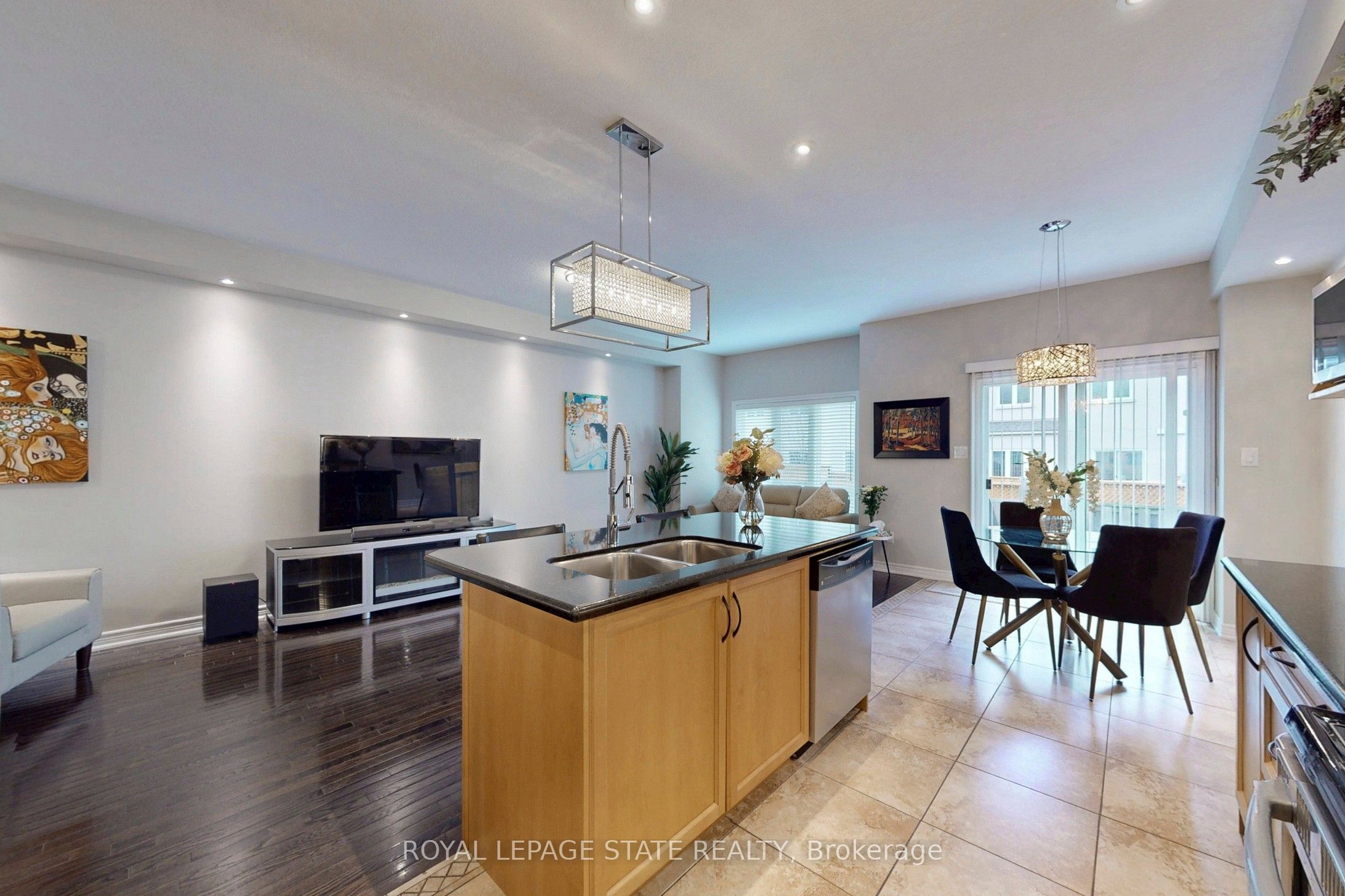 34 Forest Valley Crescent Property Photo 16