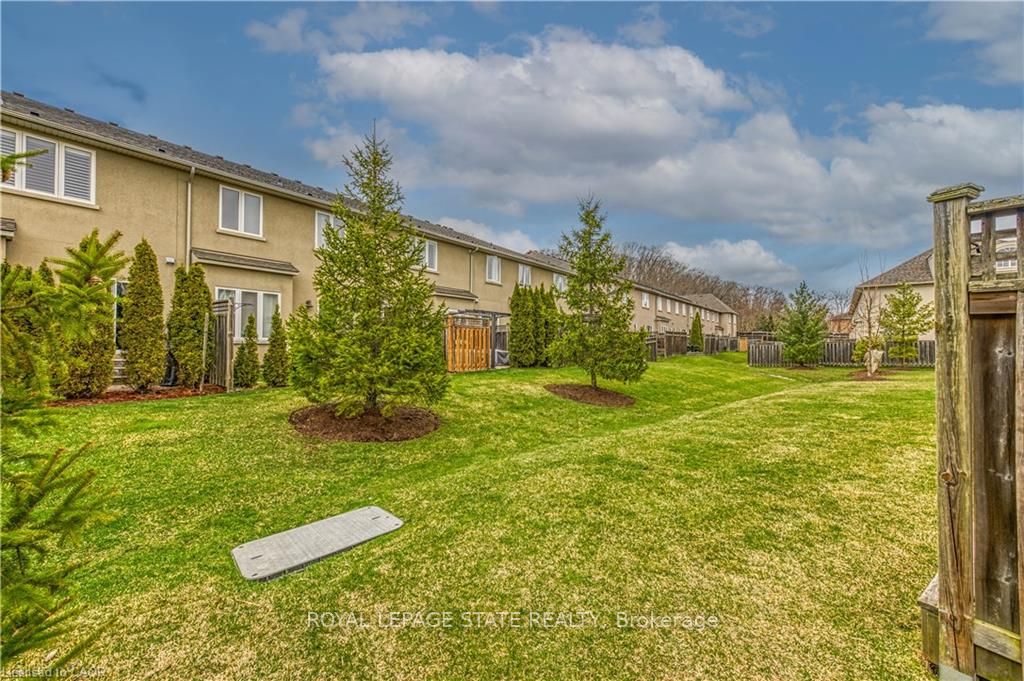 34 Forest Valley Crescent Property Photo 46
